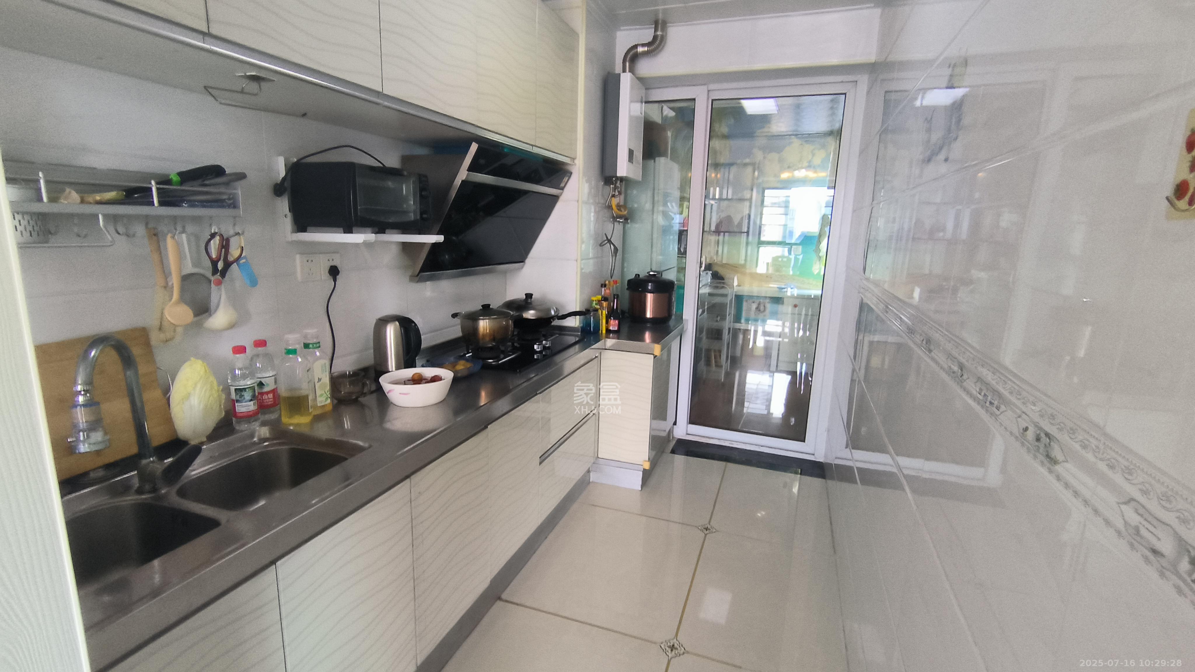 天麓尚层  3室2厅2卫    2300.0元/月室内图