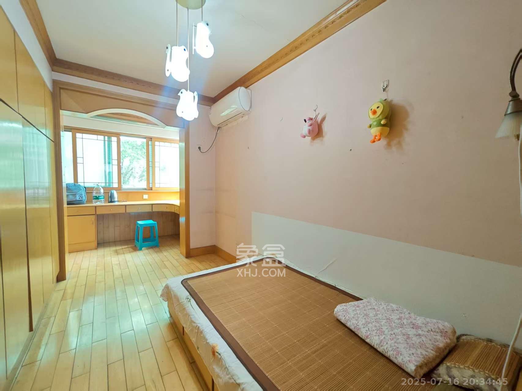 湘计花园  3室2厅1卫   2000.00元/月室内图