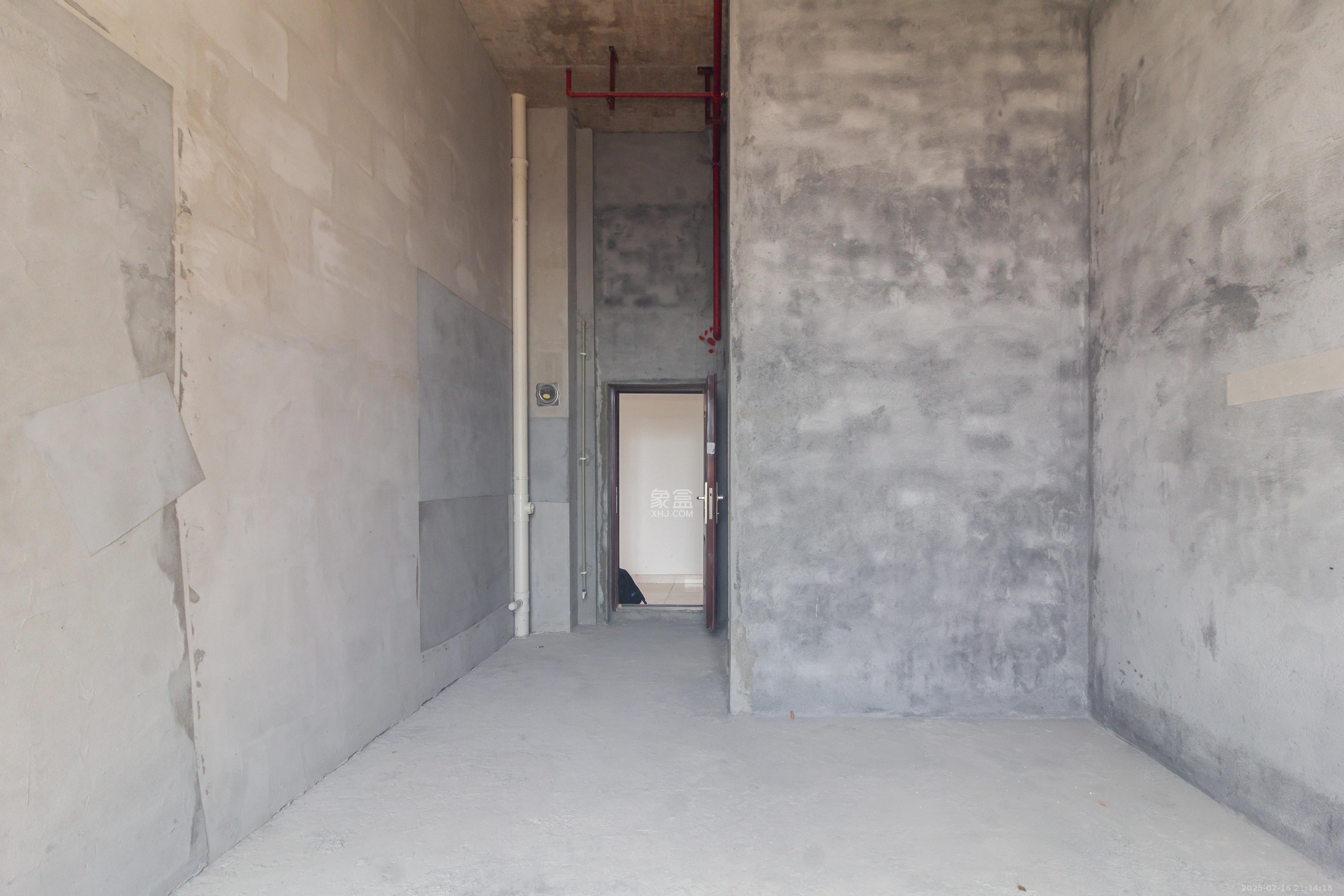 雅居乐新地  2室1厅1卫    16.0万 雅居乐新地  2室1厅1卫    16.0万客厅