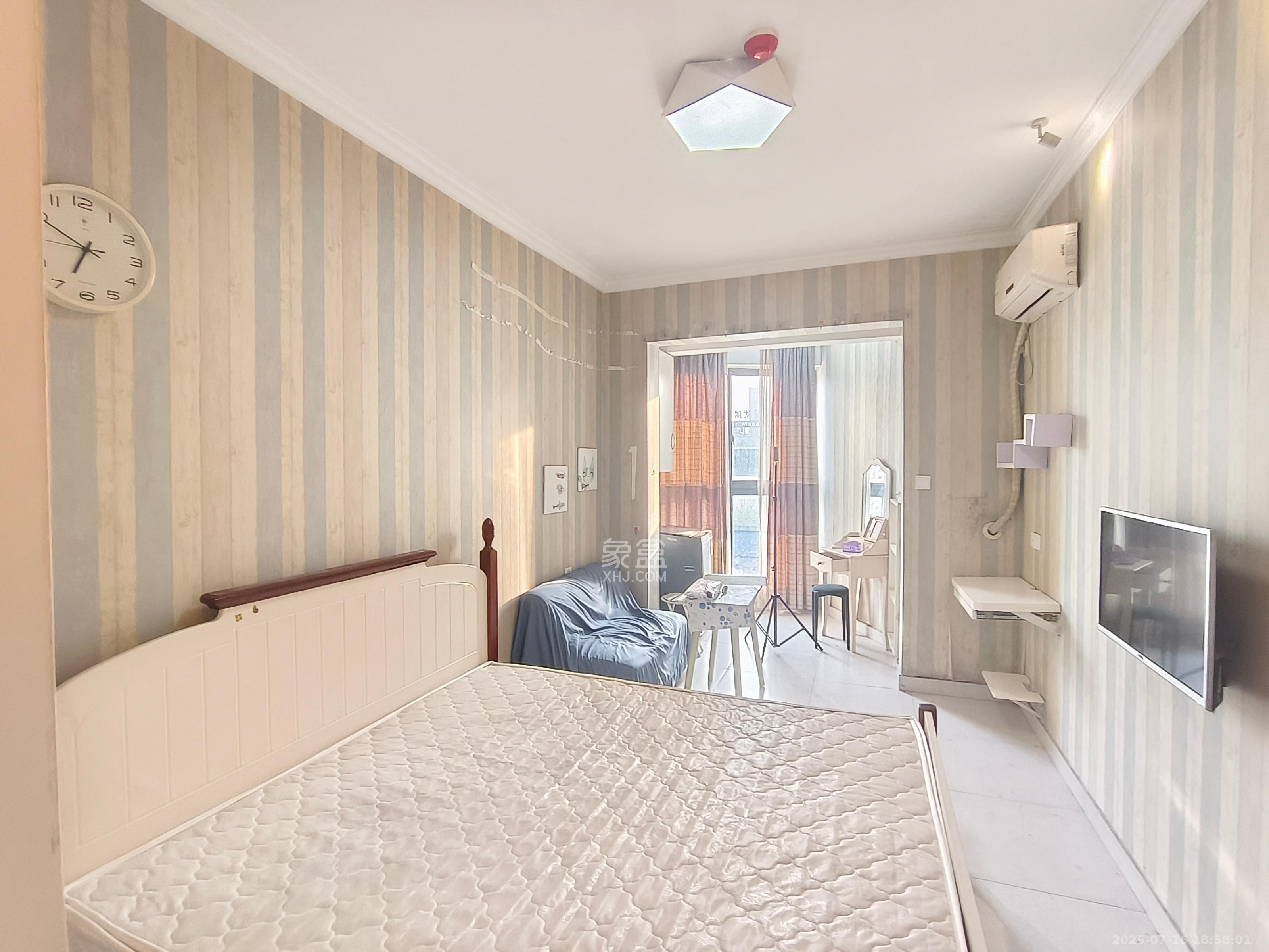 绿地中央广场 1室0厅1卫 1400.0元/月 绿地中央广场 1室0厅1卫 1400.0元/月室内图