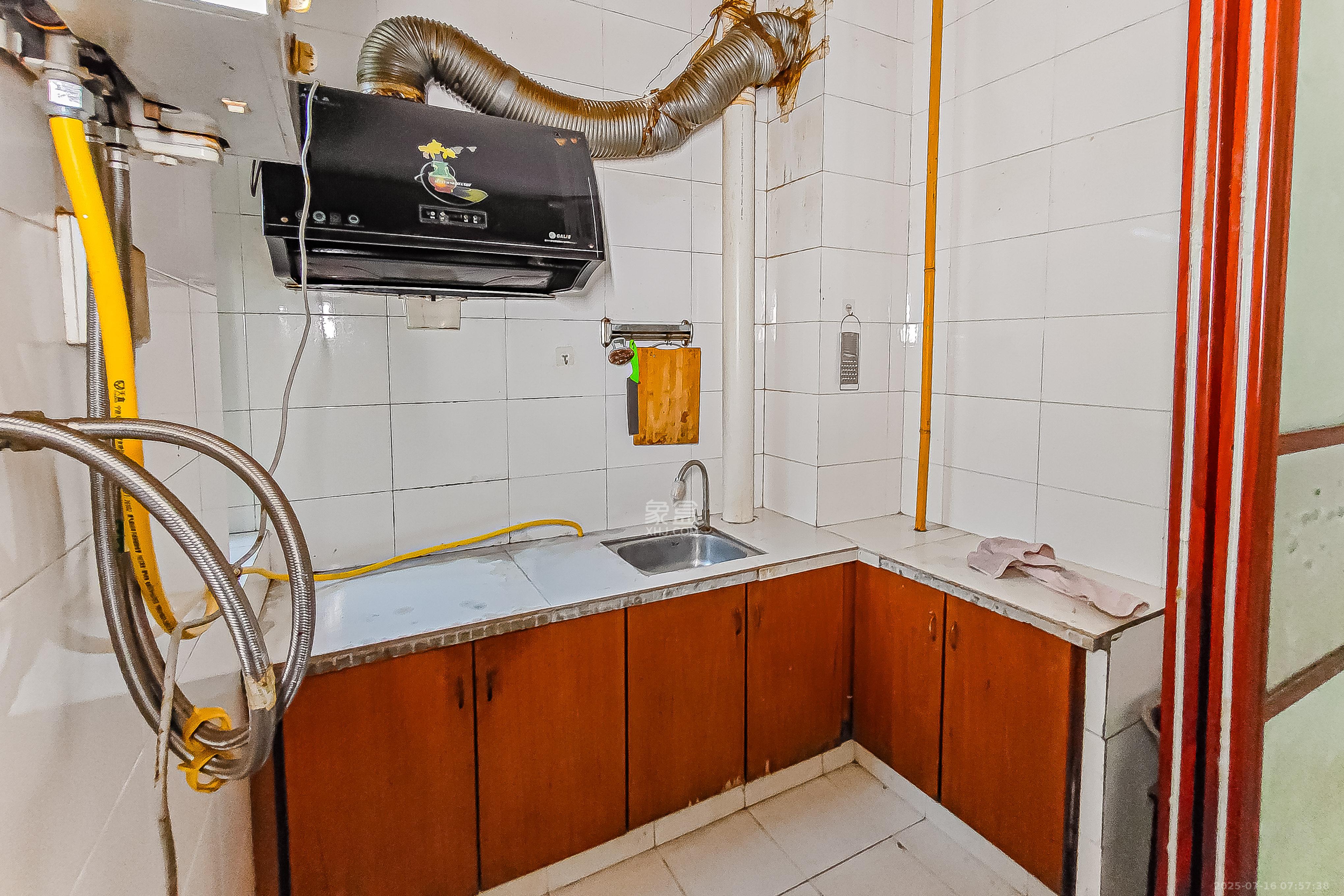 永宏佳园 3室1厅1卫 80.8万 永宏佳园 3室1厅1卫 80.8万厨房