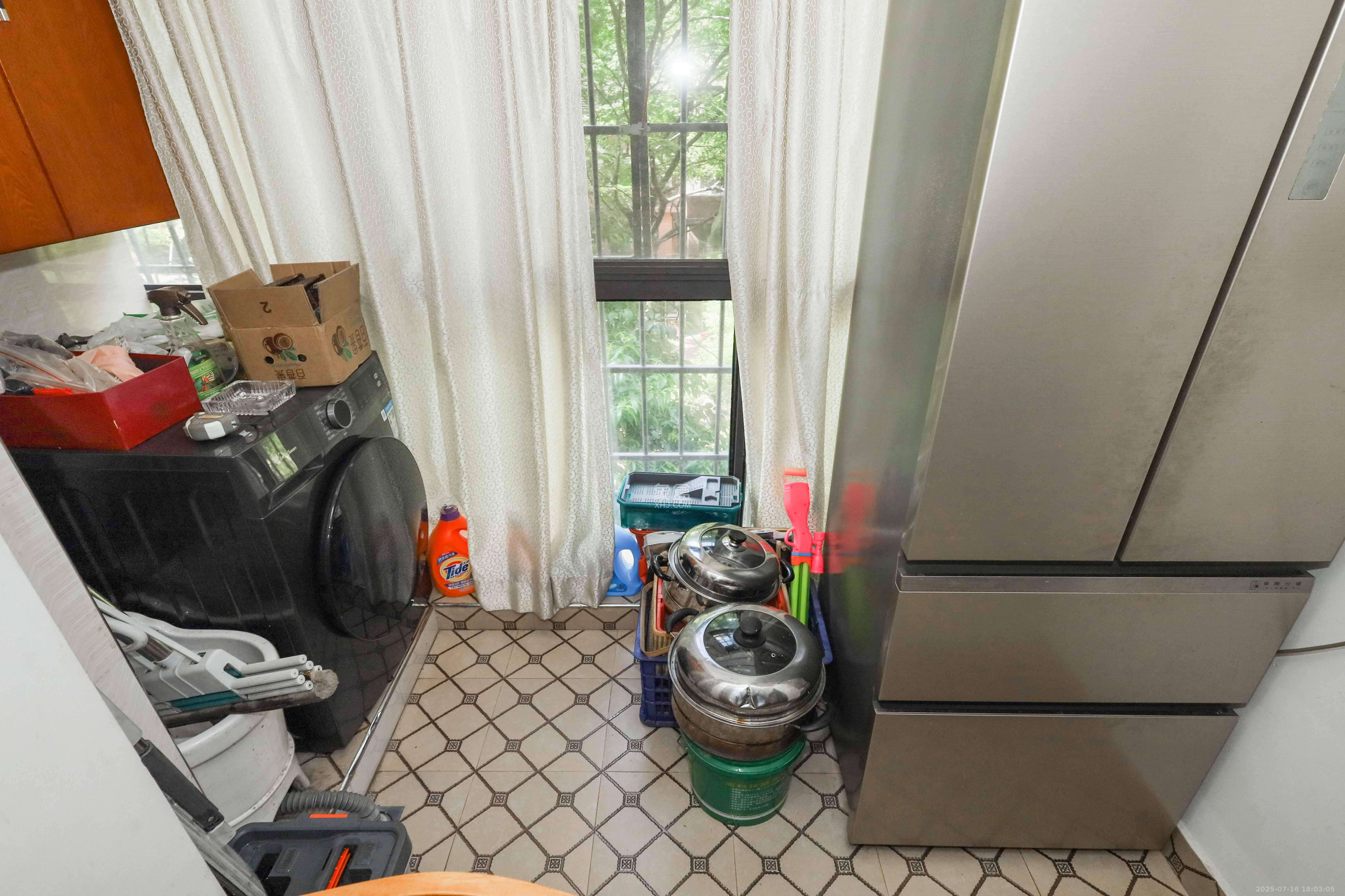 保利麓谷林语F区 3室2厅1卫 82.0万 保利麓谷林语F区 3室2厅1卫 82.0万阳台