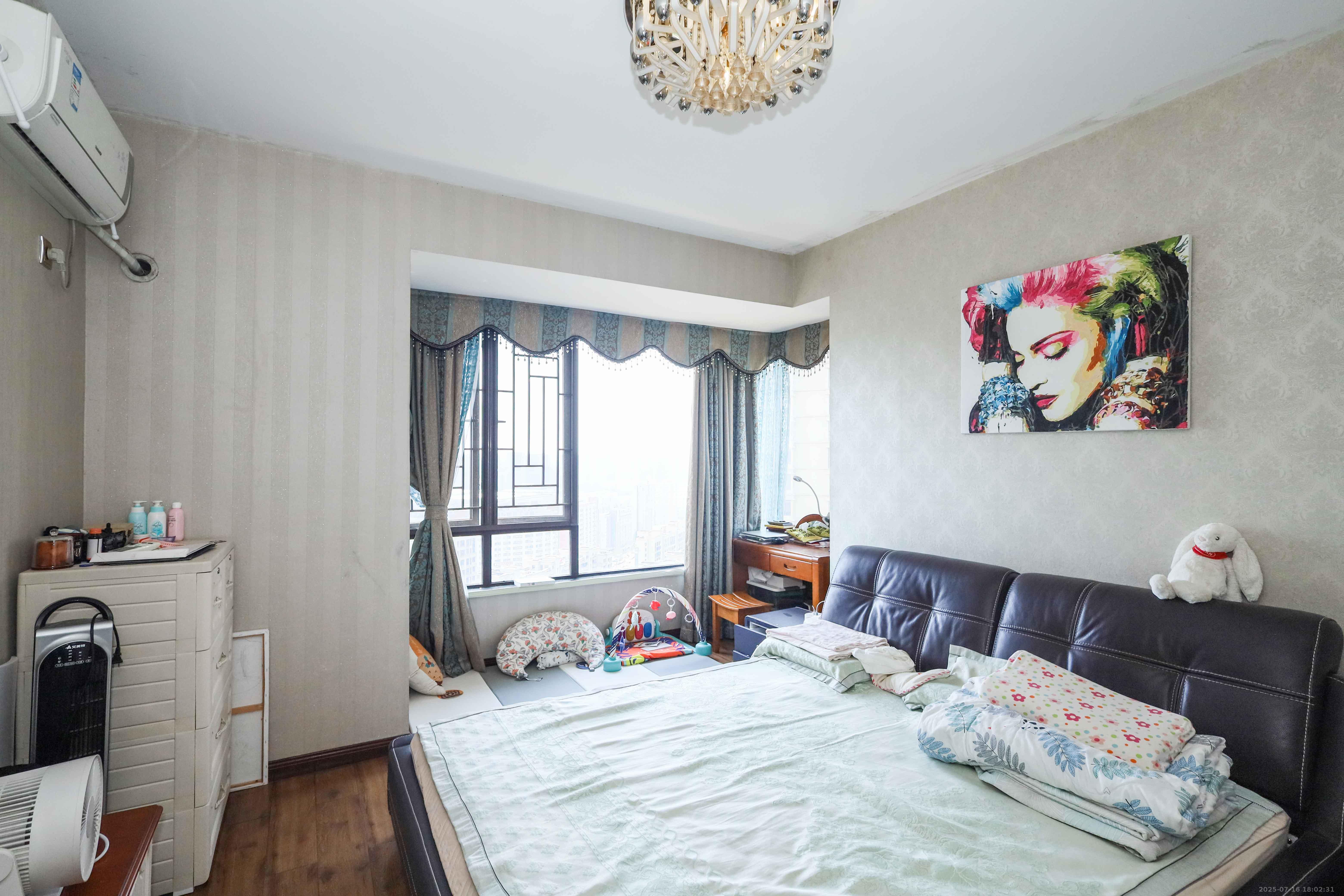 保利麓谷林语F区 3室2厅1卫 105.0万 保利麓谷林语F区 3室2厅1卫 105.0万卧室