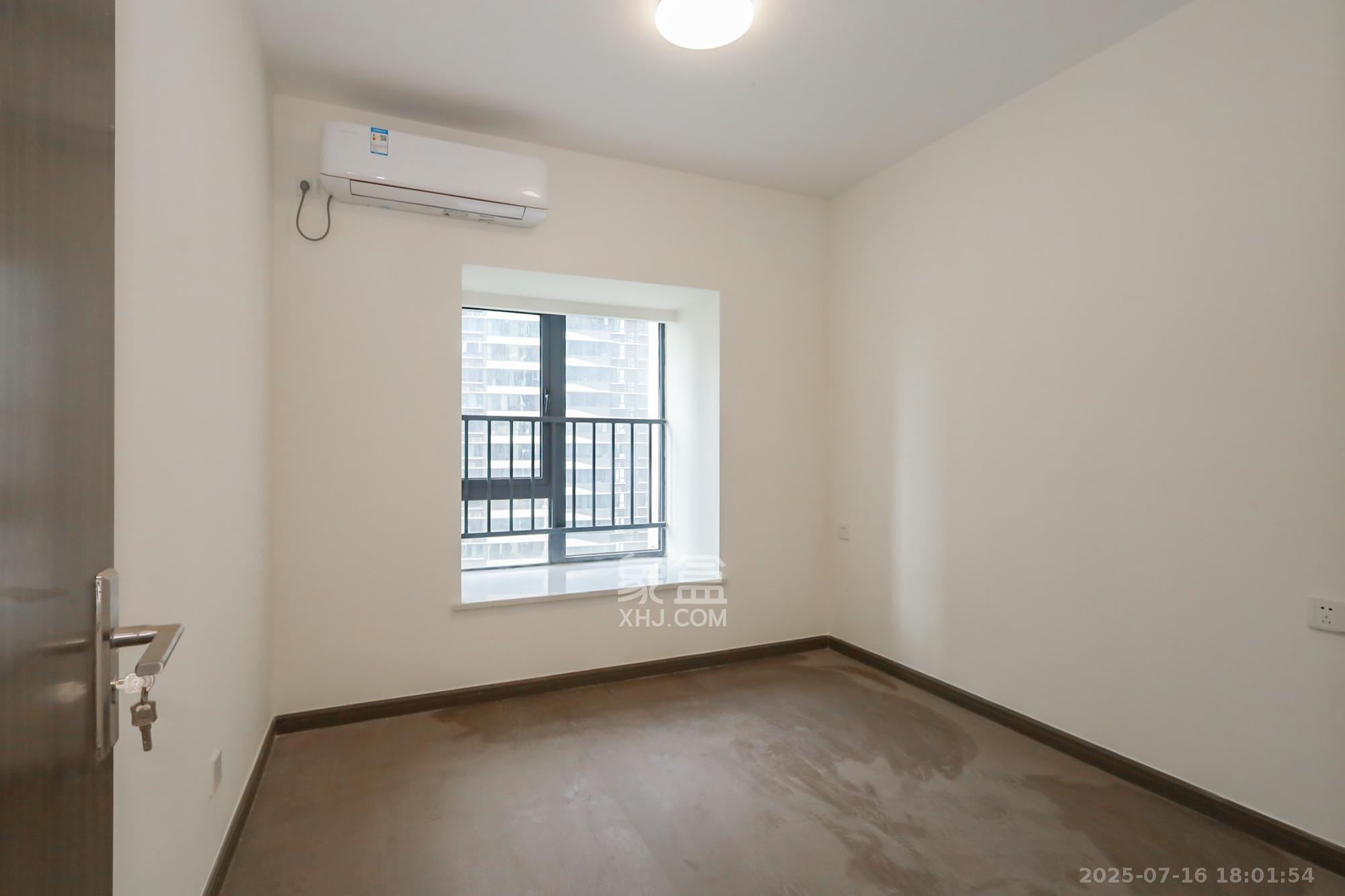 滨江府1913 4室2厅2卫 233.0万 滨江府1913 4室2厅2卫 233.0万卧室