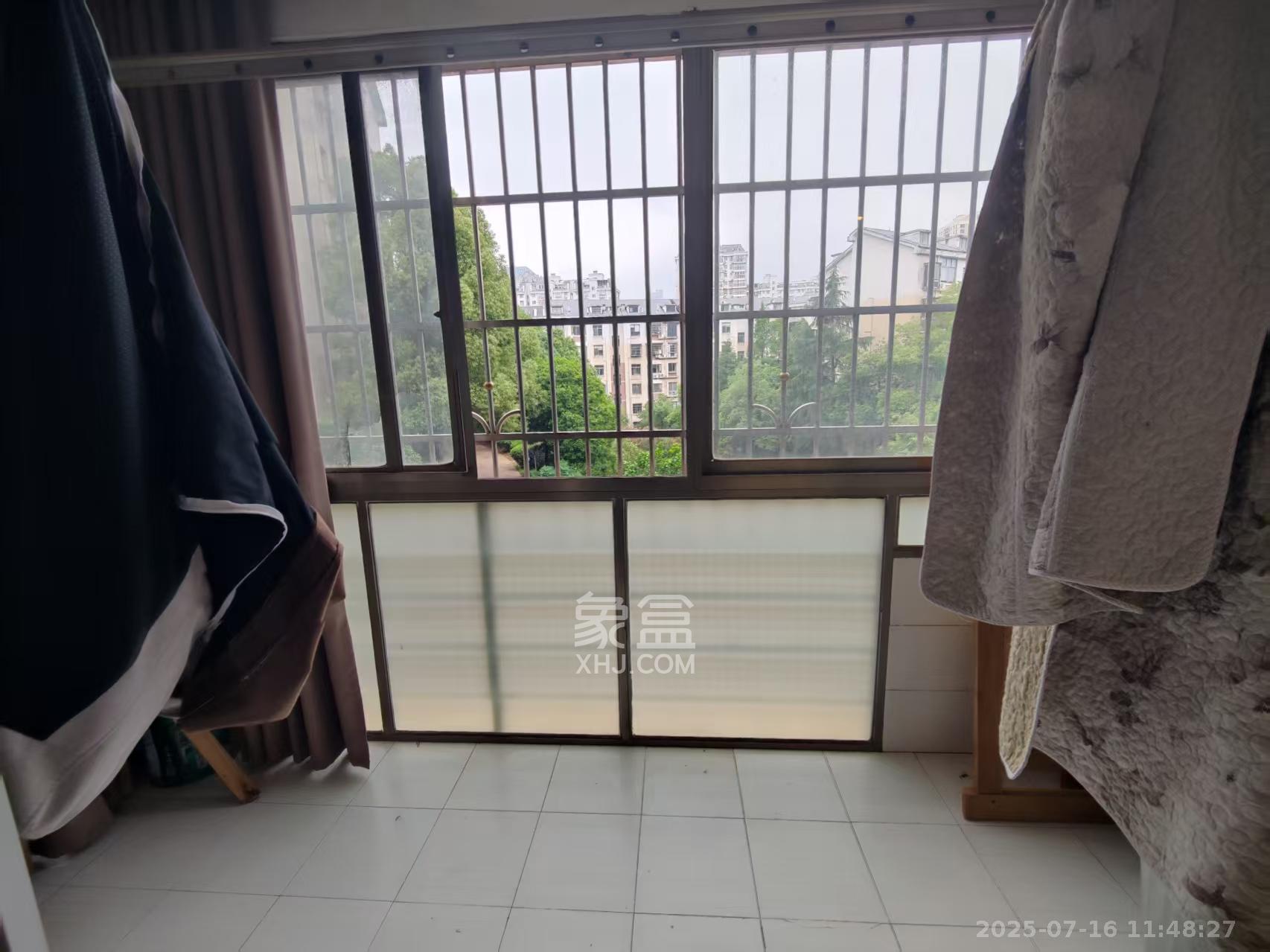 枫林绿洲 4室2厅2卫 2600.0元/月 枫林绿洲 4室2厅2卫 2600.0元/月室内图