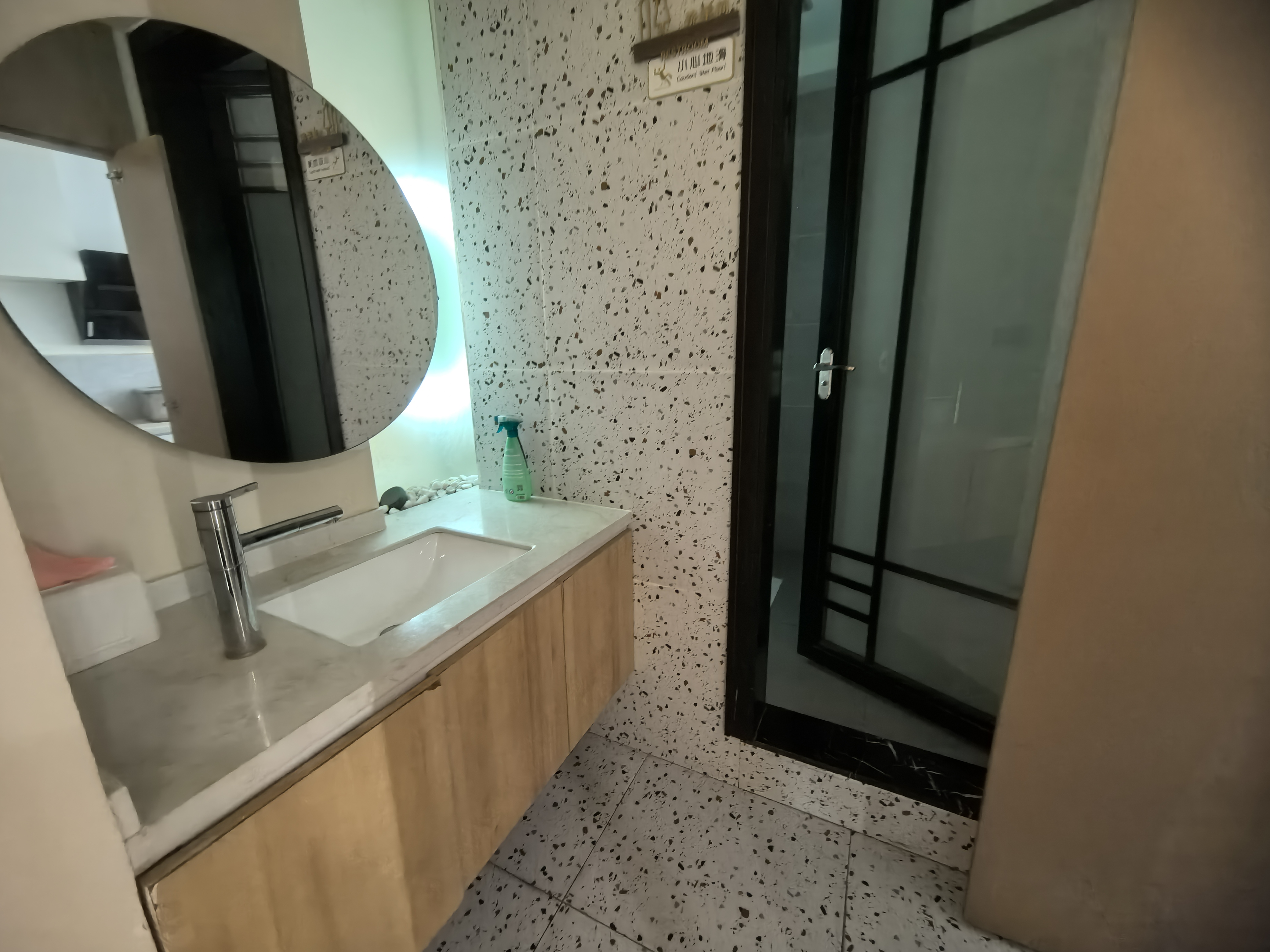 维港十字街  1室1厅1卫    4000.0元/月 维港十字街  1室1厅1卫    4000.0元/月室内图