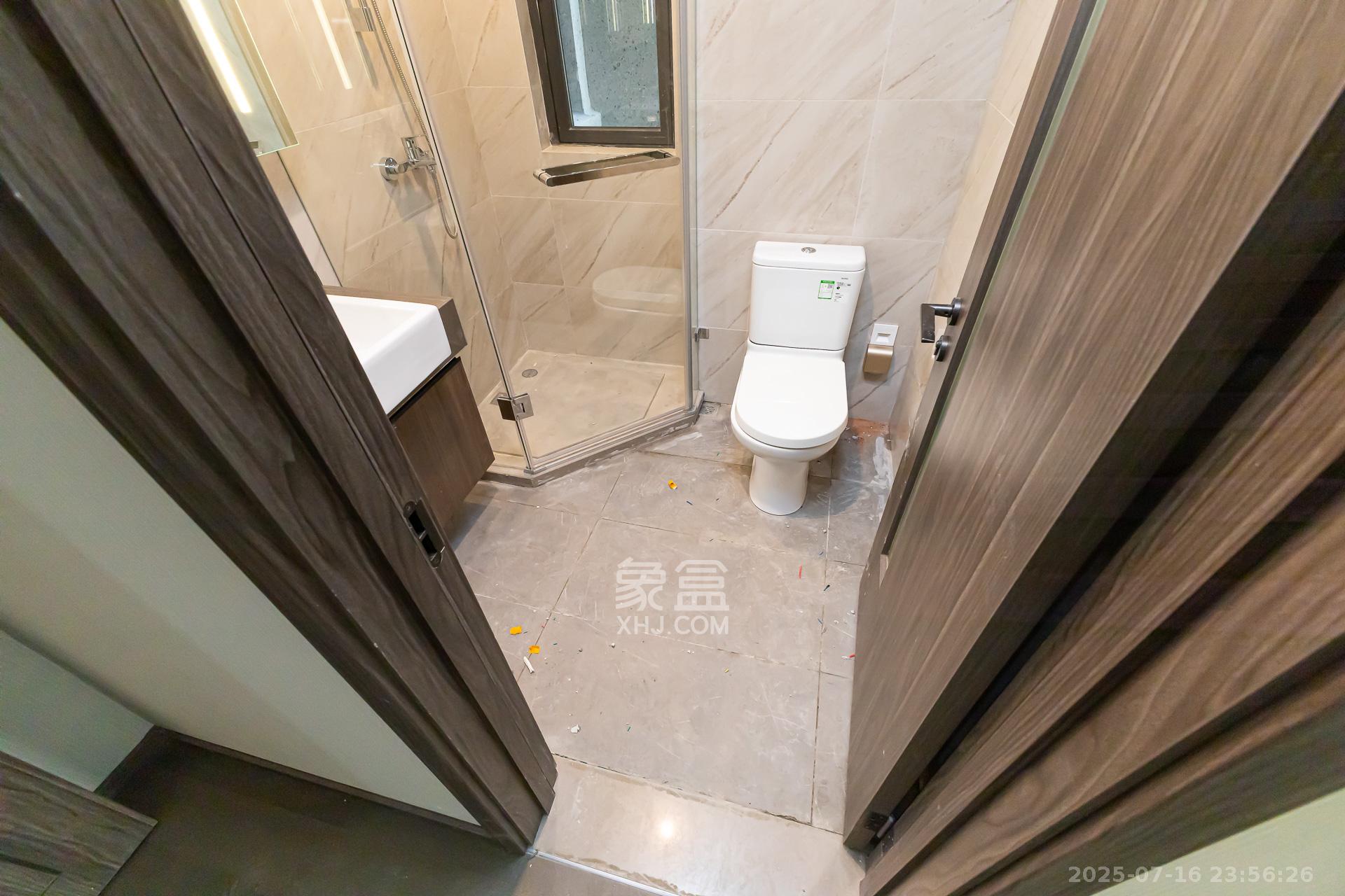 龙湖翠湖壹号 3室2厅2卫 118.0万 龙湖翠湖壹号 3室2厅2卫 118.0万卫生间