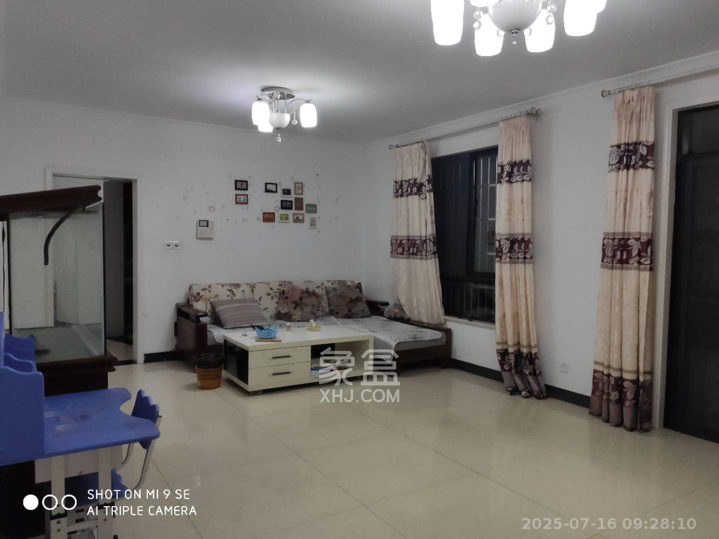 华润凤凰城一期  3室2厅2卫    2200.0元/月 华润凤凰城一期  3室2厅2卫    2200.0元/月室内图