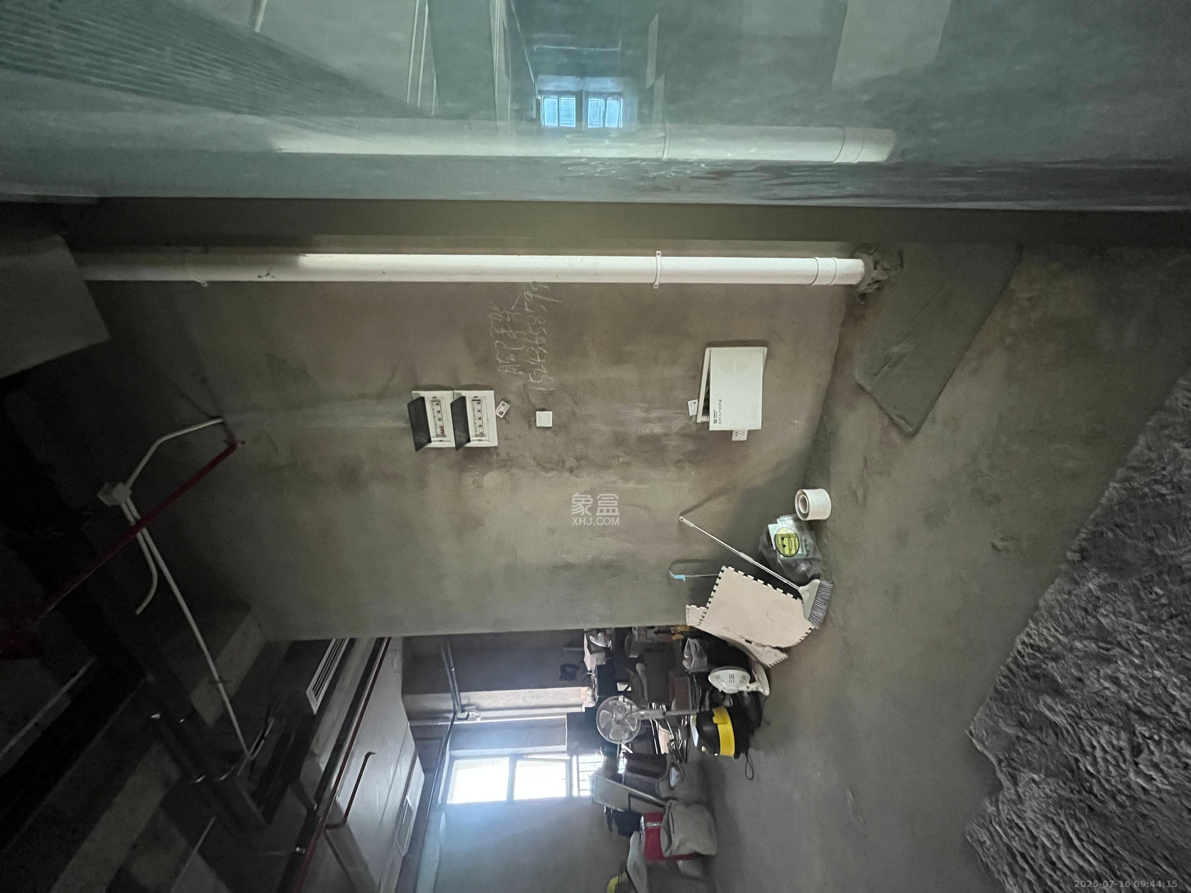 新世界广场   100.0㎡      6000.0元/月