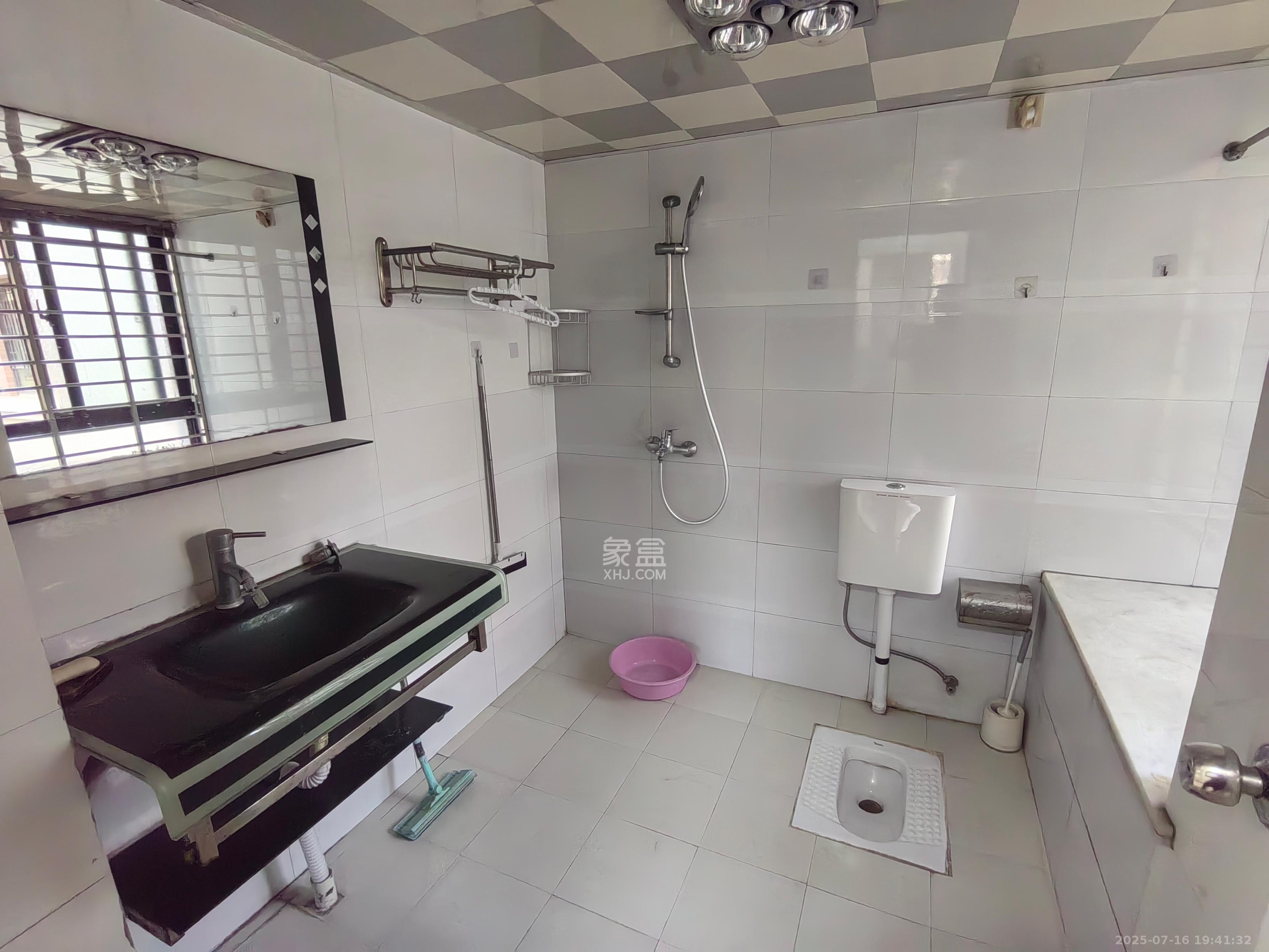 华润凤凰城一期  3室2厅1卫    1700.0元/月室内图