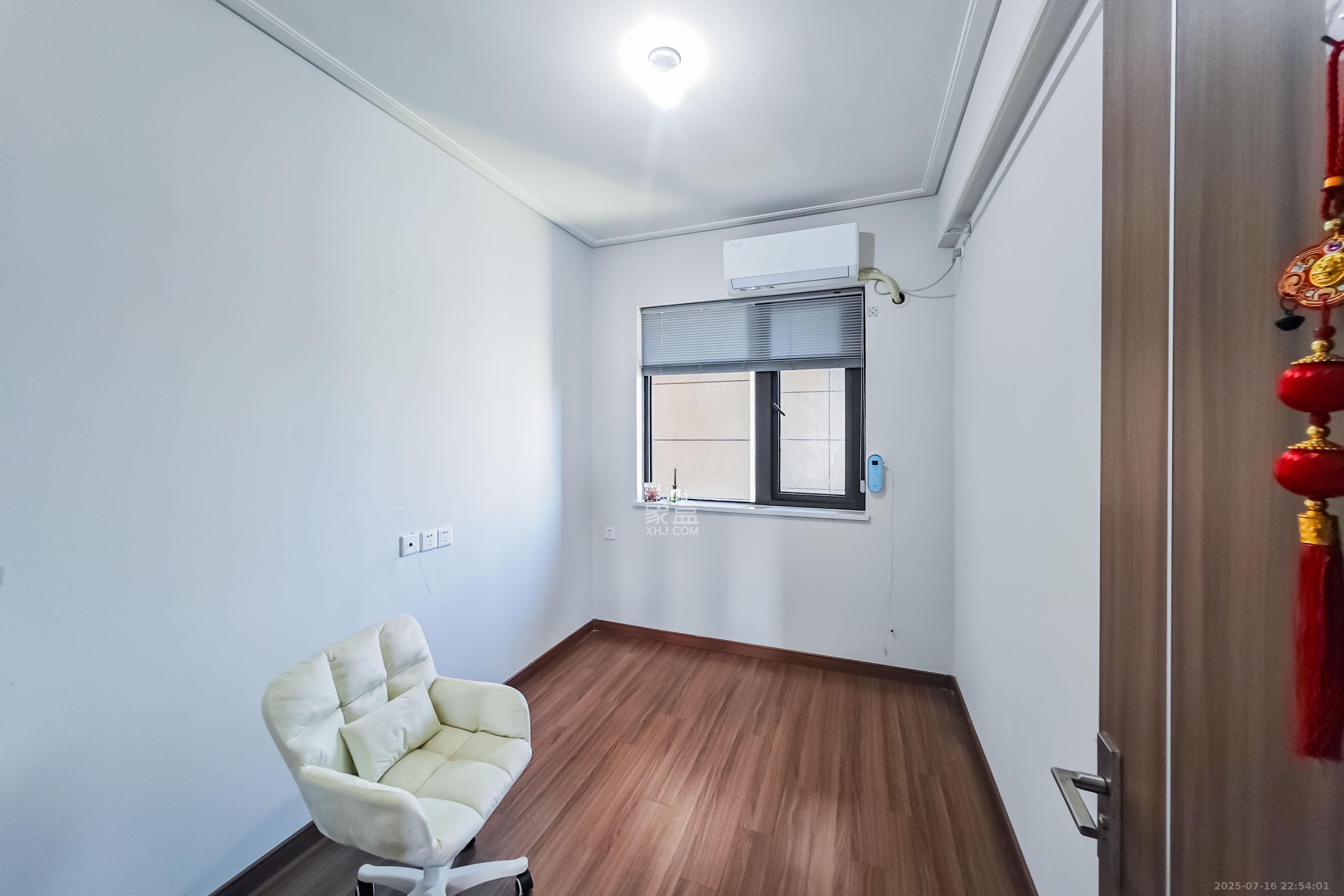 保利茉莉公馆 4室2厅2卫 158.0万 保利茉莉公馆 4室2厅2卫 158.0万卧室