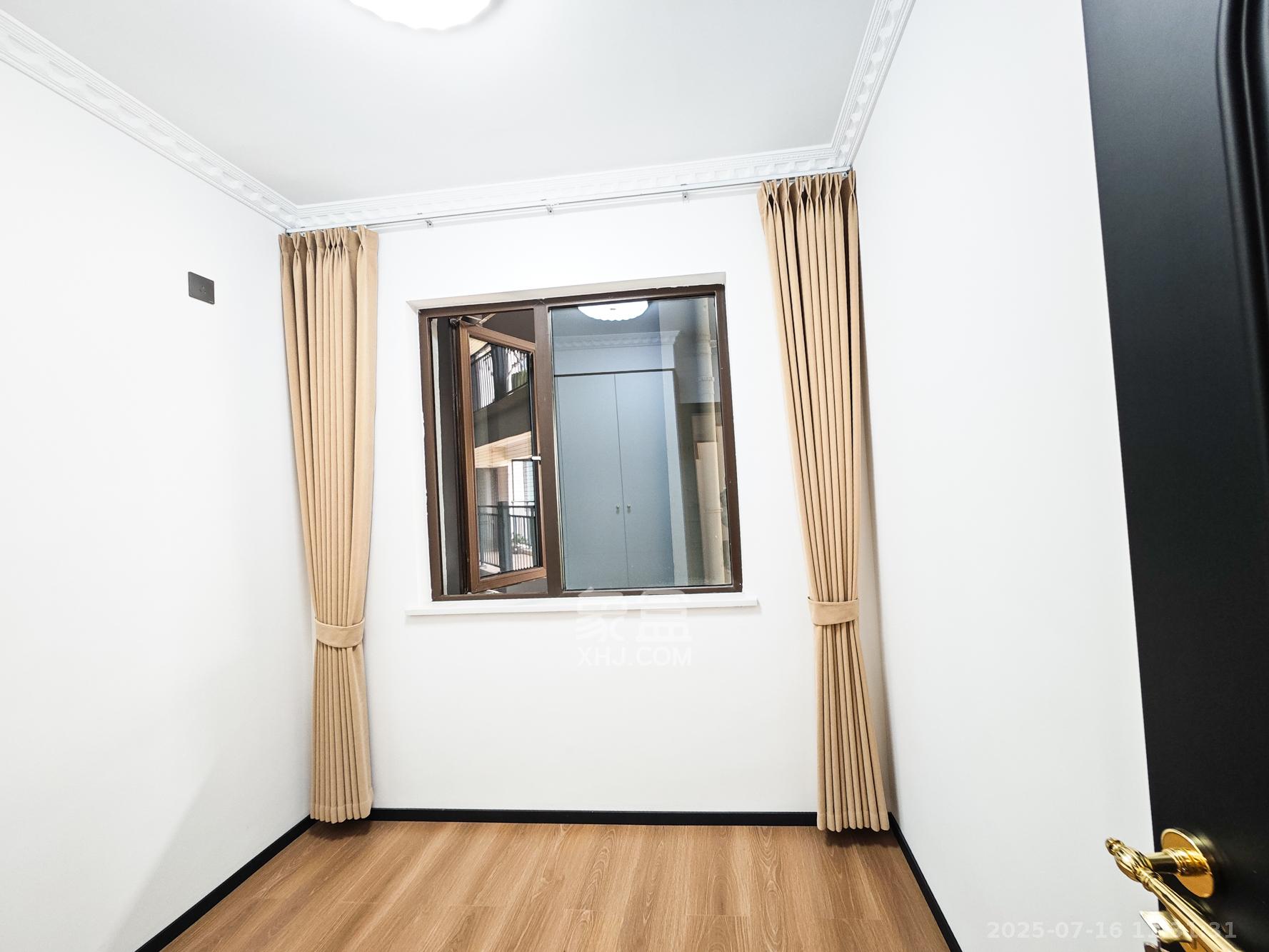 卓越青竹湖  4室2厅3卫    72.8万 卓越青竹湖  4室2厅3卫    72.8万卧室