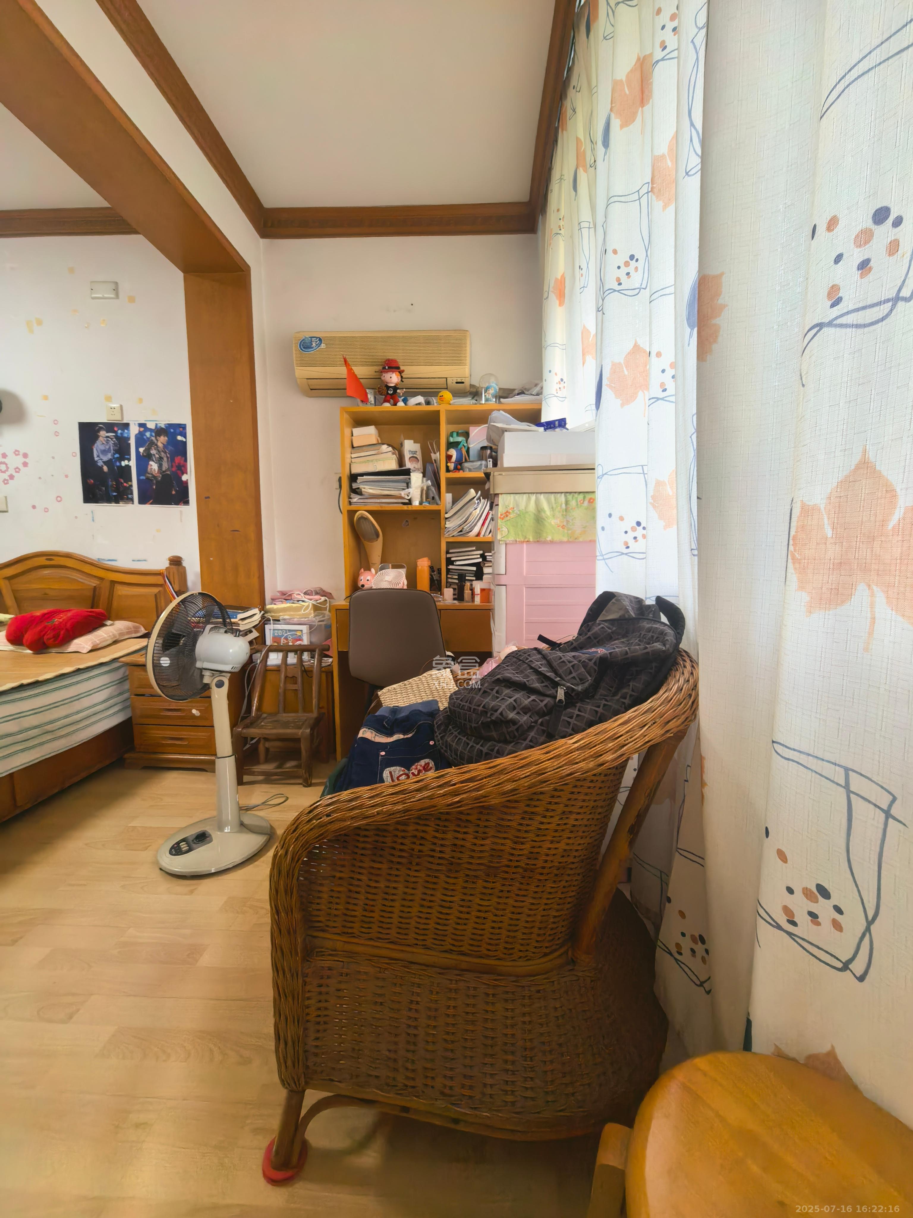 省水院宿舍  3室2厅1卫    2600.0元/月 省水院宿舍  3室2厅1卫    2600.0元/月室内图