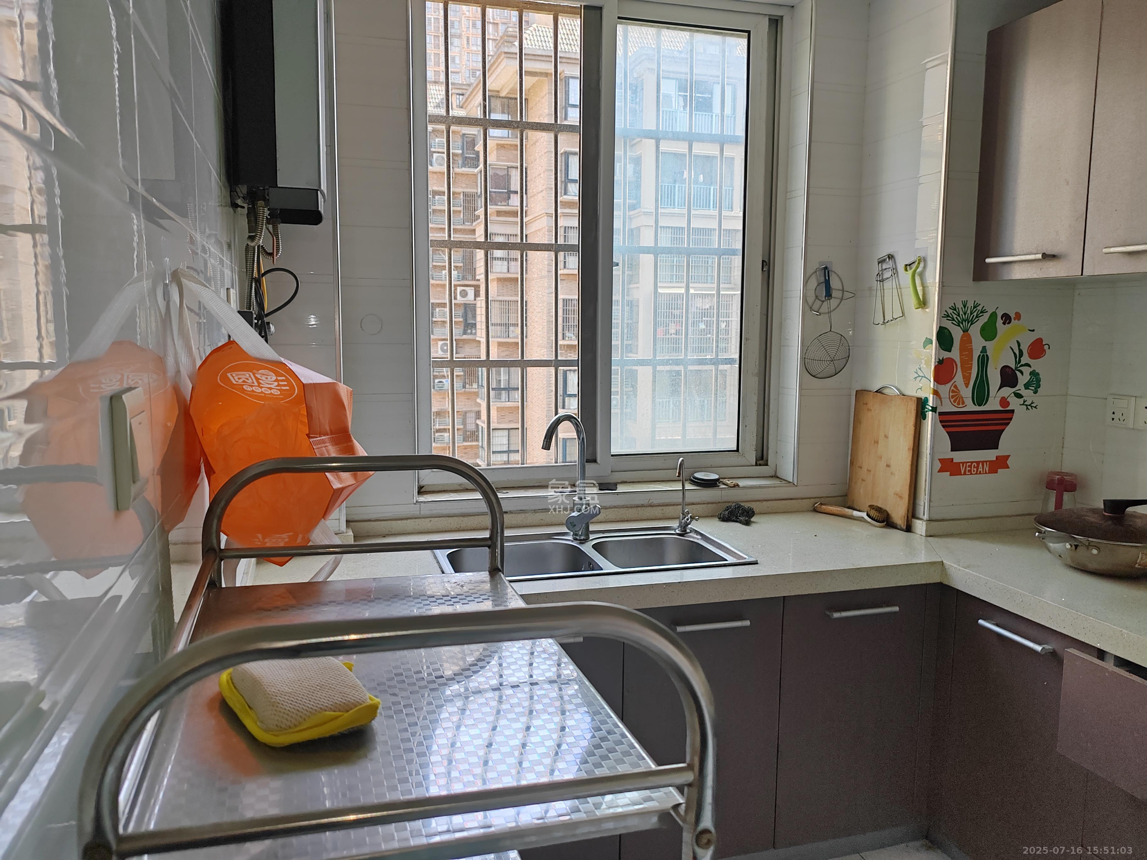 博雅湘水湾 3室2厅2卫 2000.0元/月 博雅湘水湾 3室2厅2卫 2000.0元/月室内图