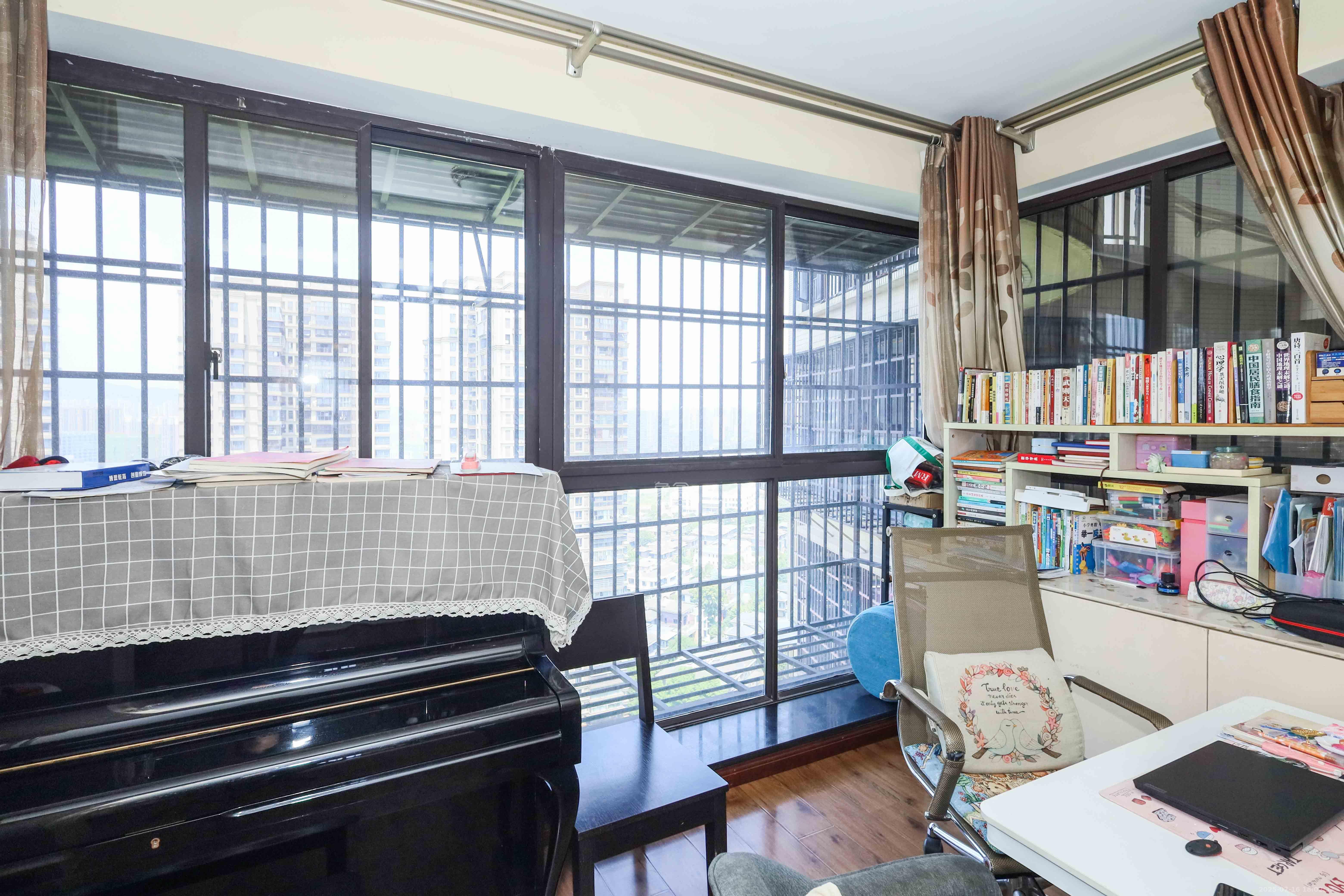 保利麓谷林语F区  3室2厅1卫    105.0万阳台