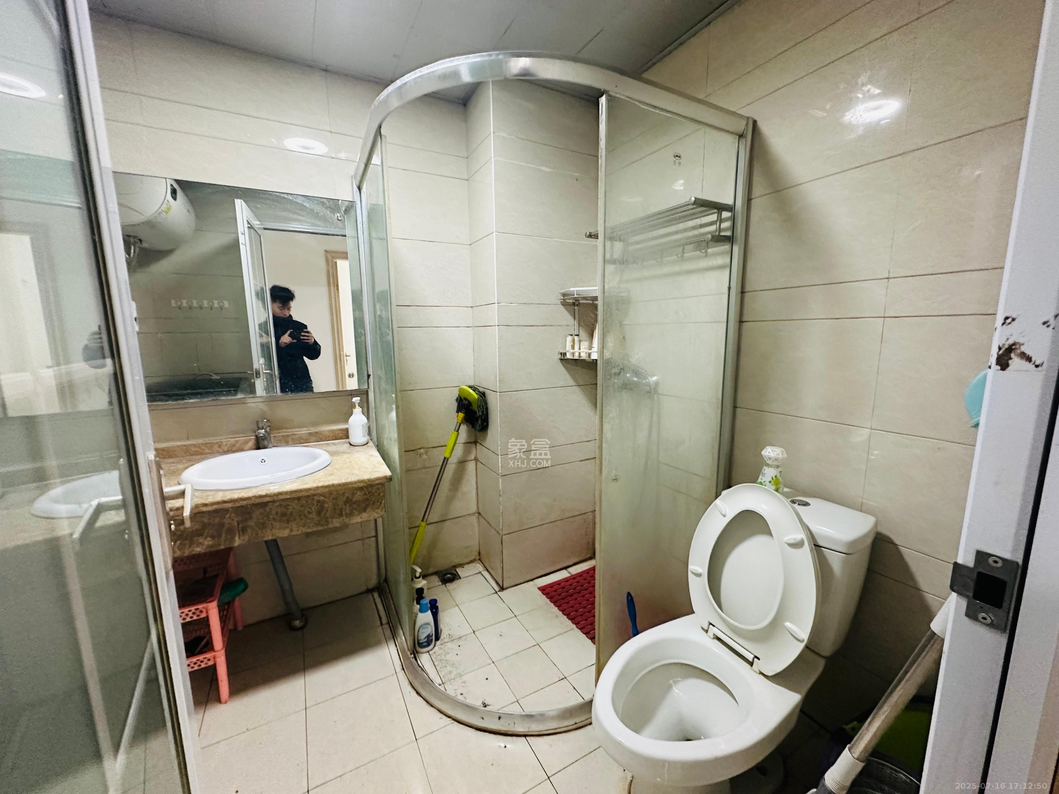 西子一间  1室1厅1卫   2500.00元/月室内图