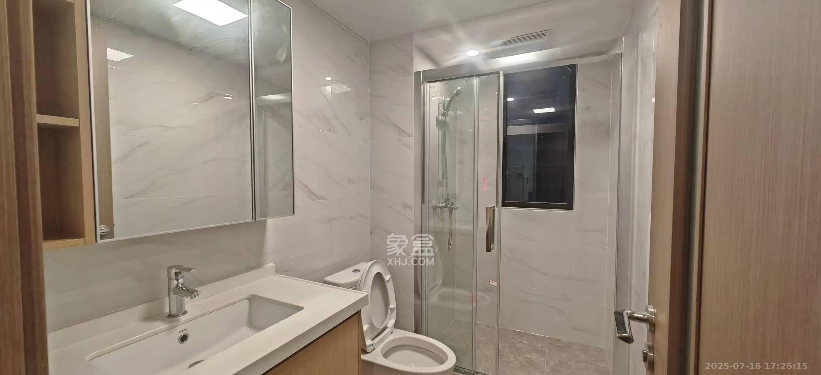 招商华发依云曦城  3室2厅2卫   2600.00元/月室内图