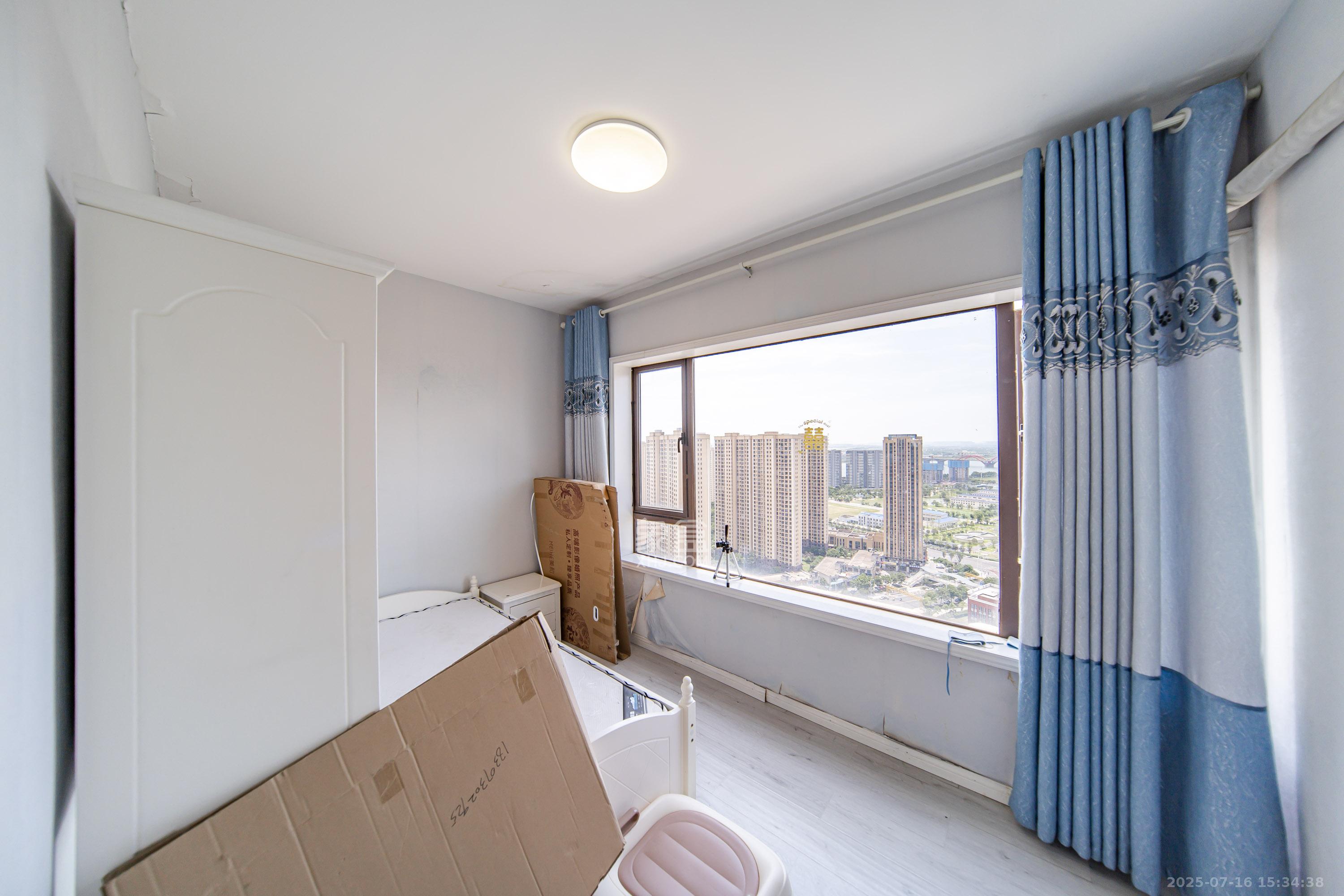 洋湖18克拉(旷远洋湖18克拉) 4室2厅2卫 112.0万 洋湖18克拉(旷远洋湖18克拉) 4室2厅2卫 112.0万卧室