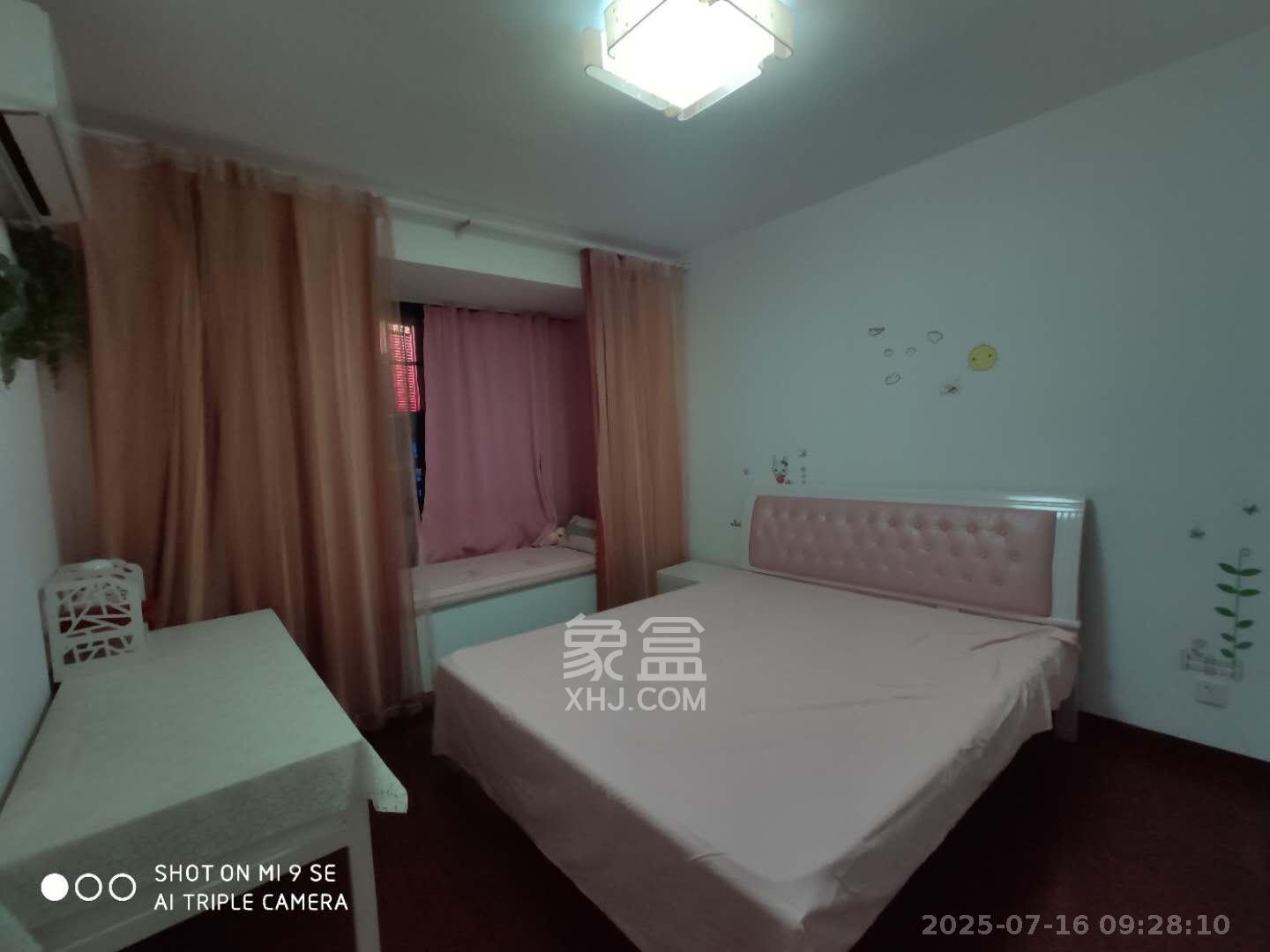 华润凤凰城一期  3室2厅2卫    2200.0元/月 华润凤凰城一期  3室2厅2卫    2200.0元/月室内图