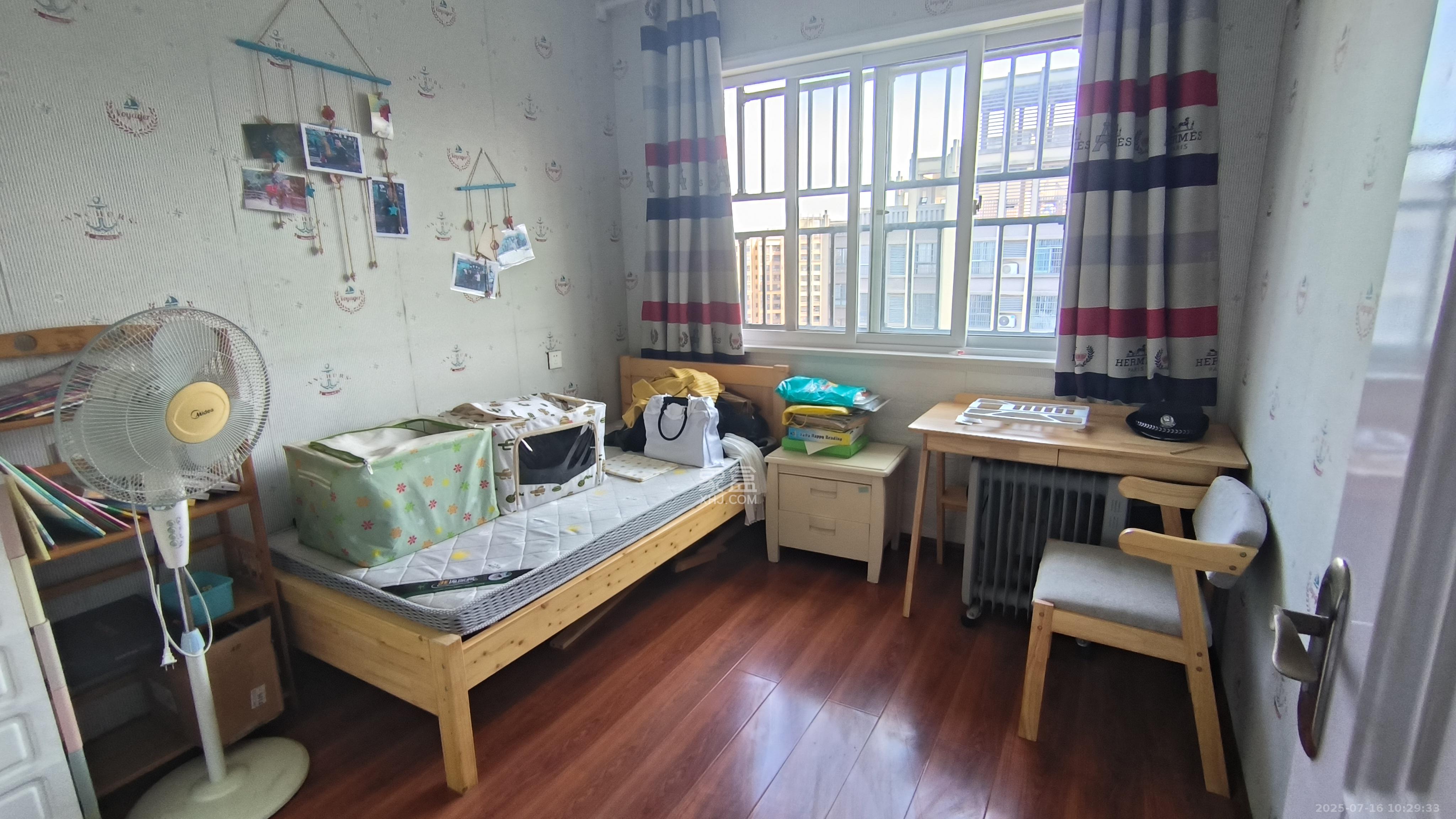 天麓尚层  3室2厅2卫    2300.0元/月室内图