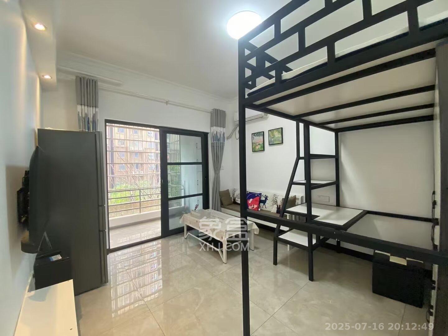 嘉雨兴园 1室1厅1卫 1800.0元/月 嘉雨兴园 1室1厅1卫 1800.0元/月室内图