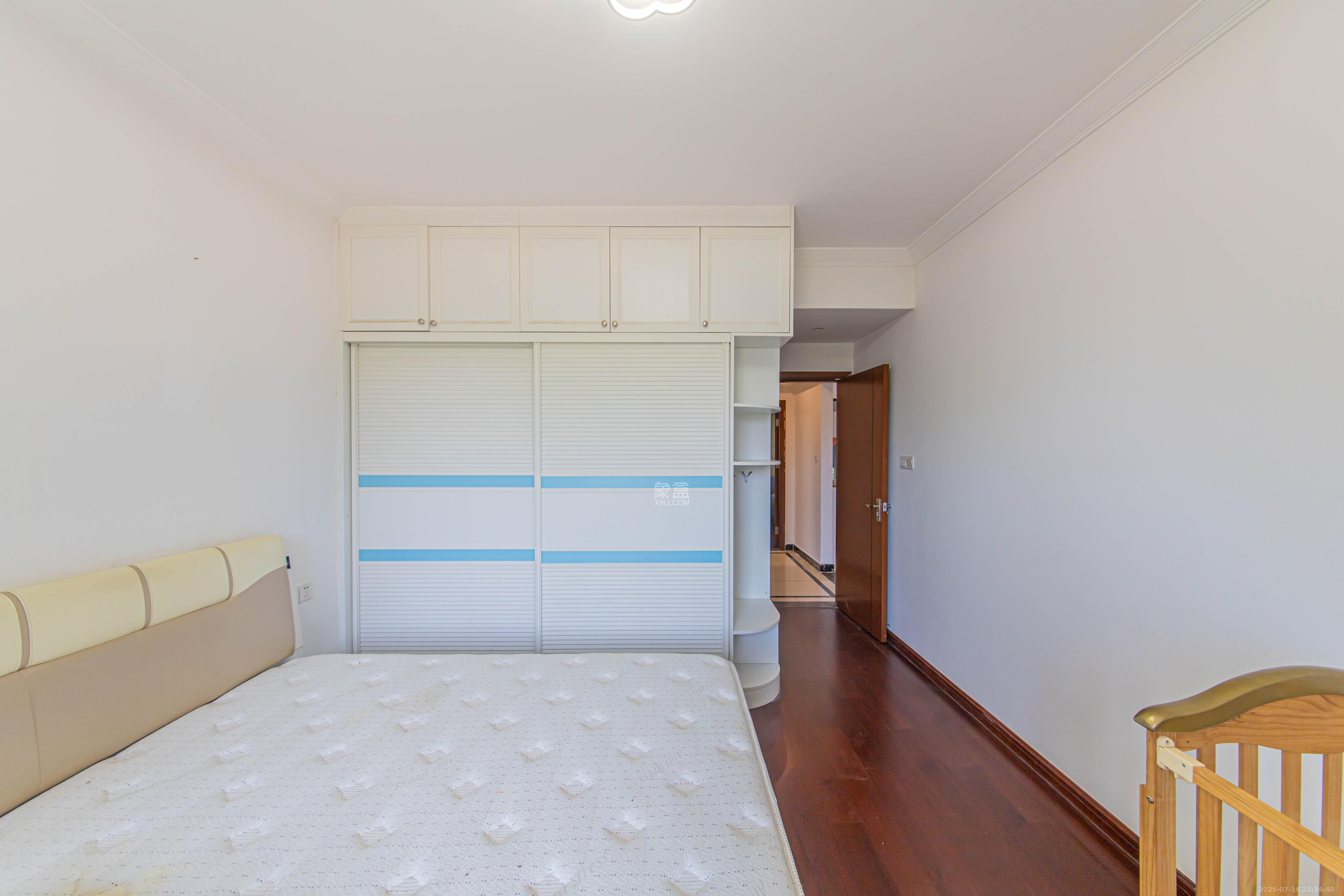 中海新城熙岸（中信新城五期）  3室2厅2卫    106.0万卧室