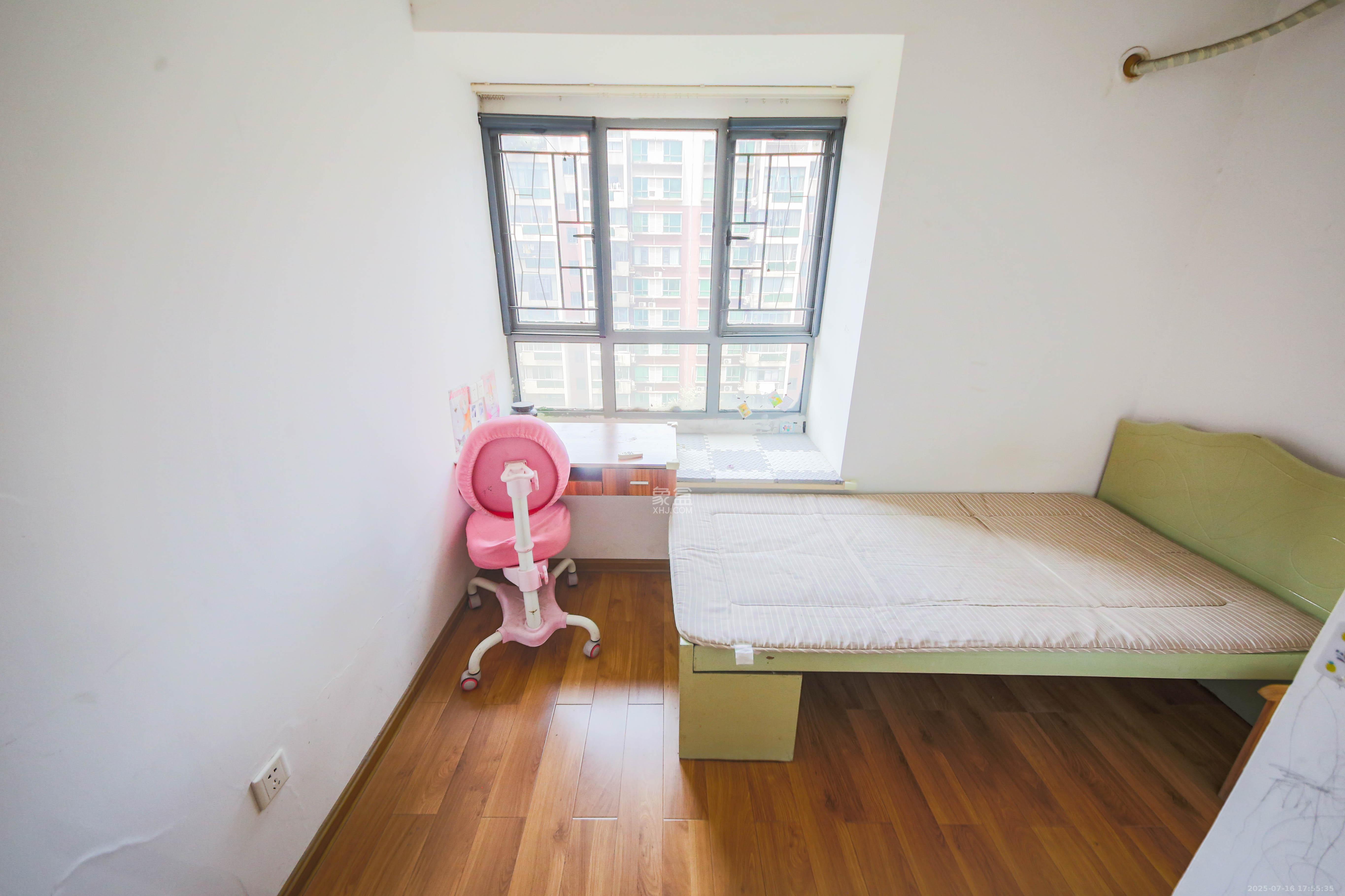 湘府东苑 3室2厅2卫 85.0万 湘府东苑 3室2厅2卫 85.0万卧室