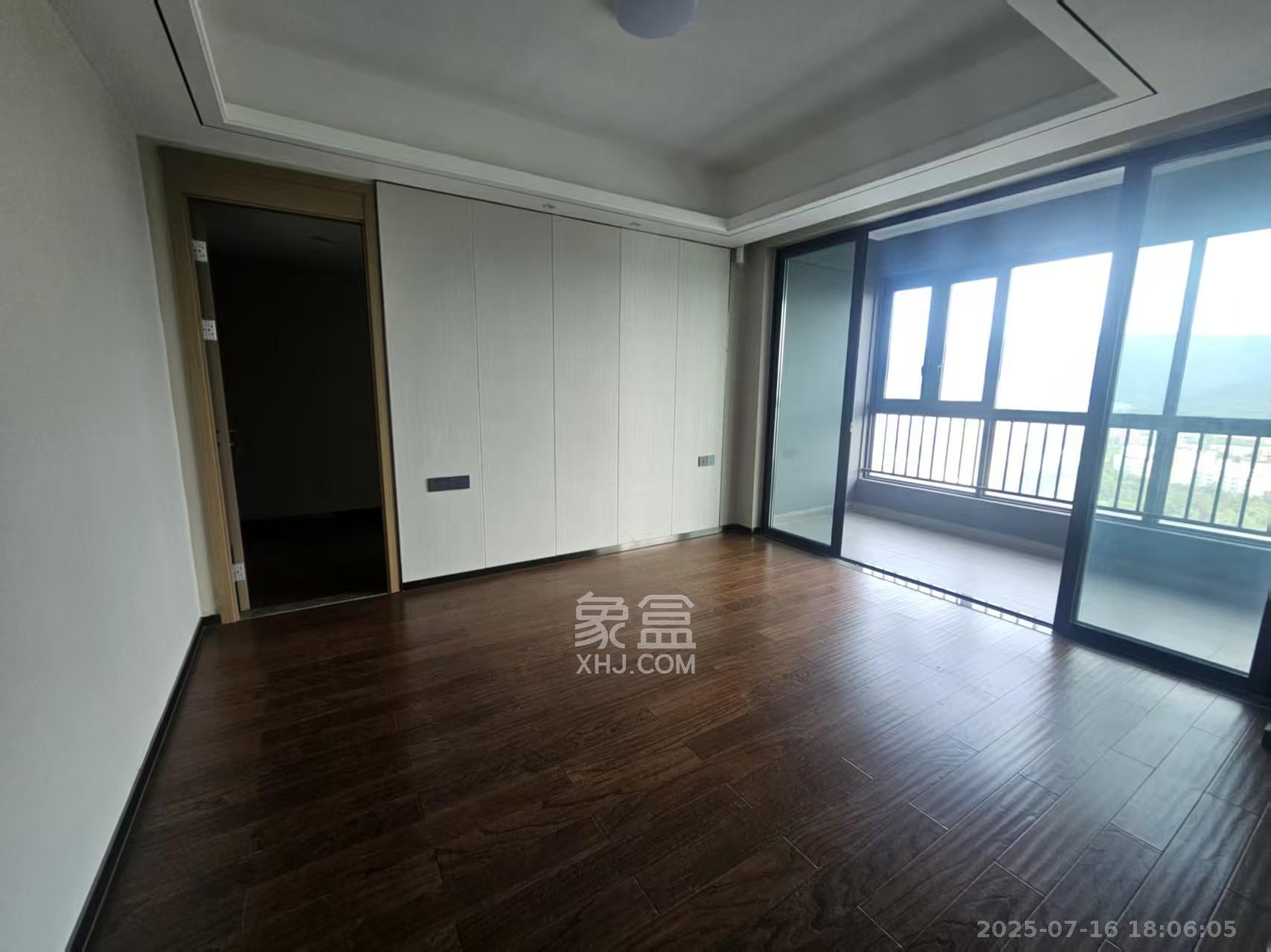 旭辉都会山  4室2厅3卫    5200.0元/月