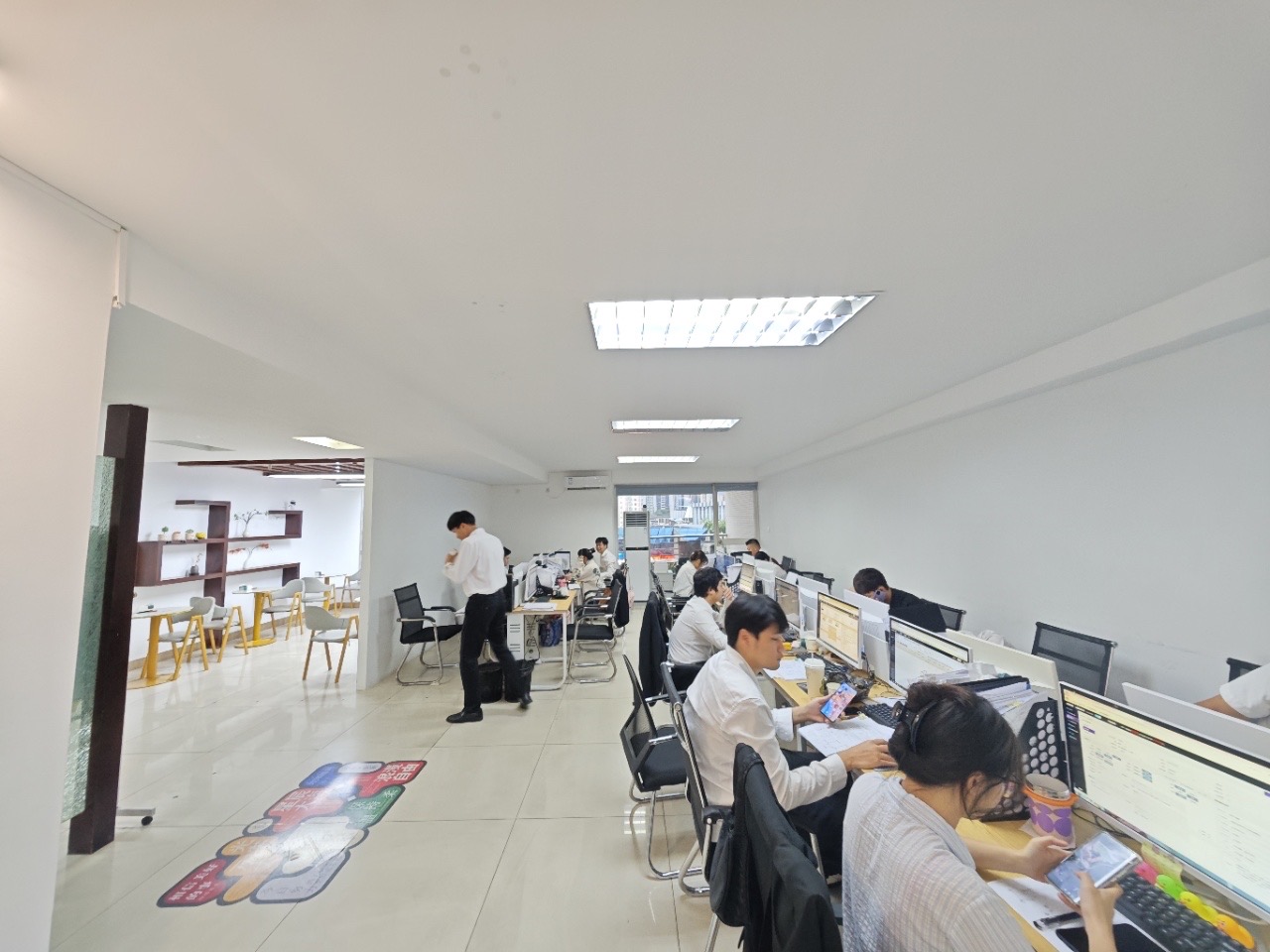 半山花园 1室1厅1卫 5000.0元/月 半山花园 1室1厅1卫 5000.0元/月室内图