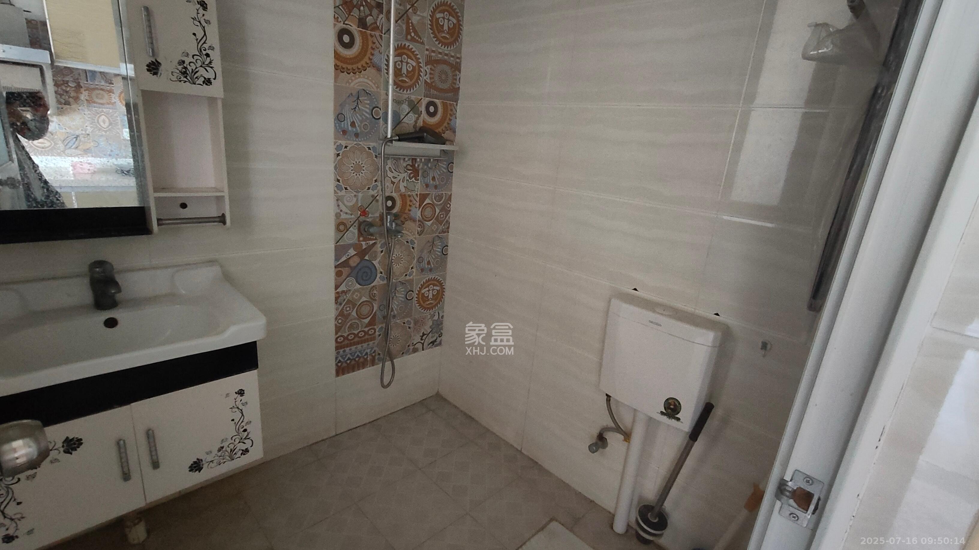 华润五彩城  1室1厅1卫   1300.00元/月室内图