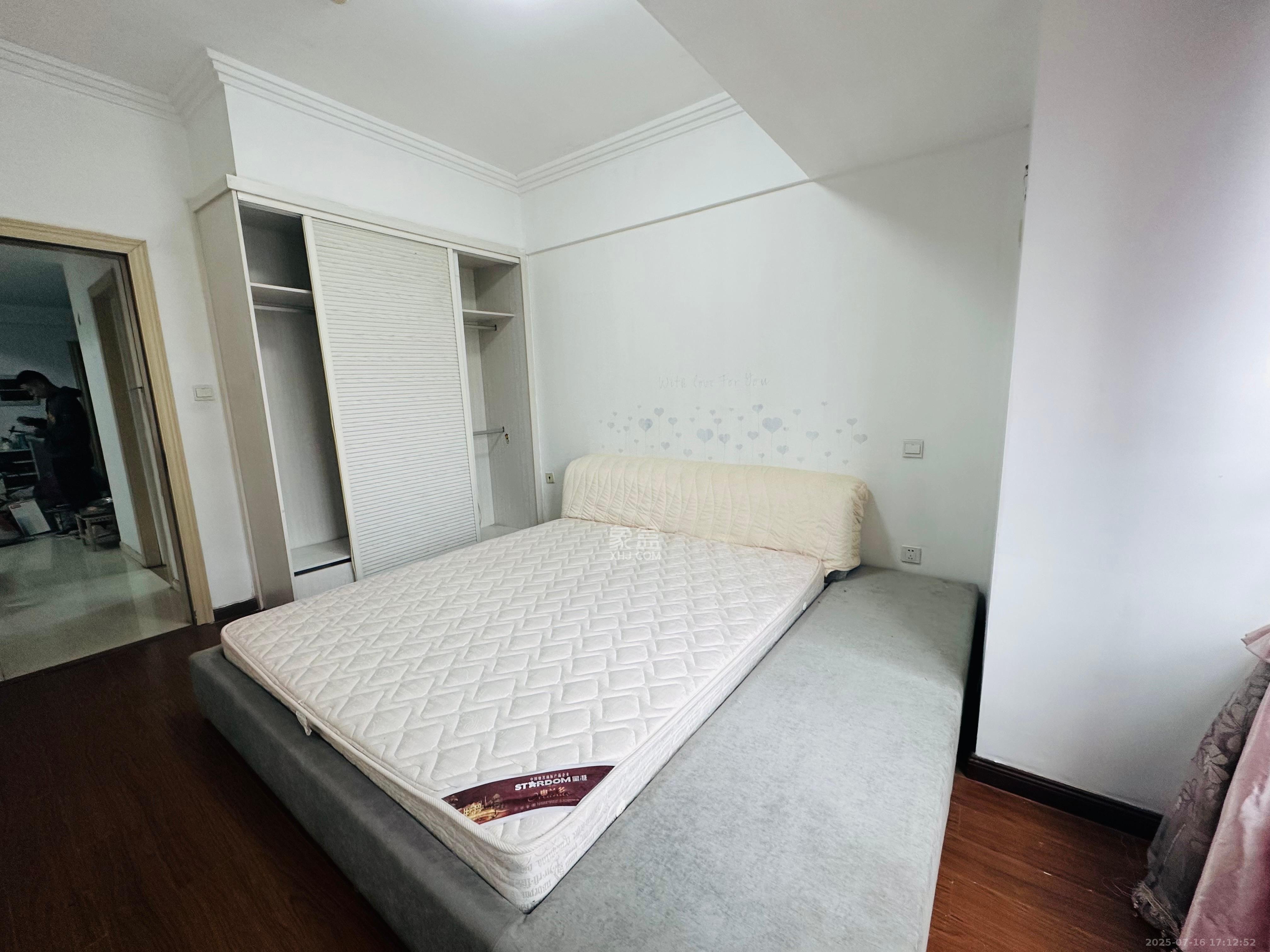 西子一间  1室1厅1卫   2500.00元/月室内图