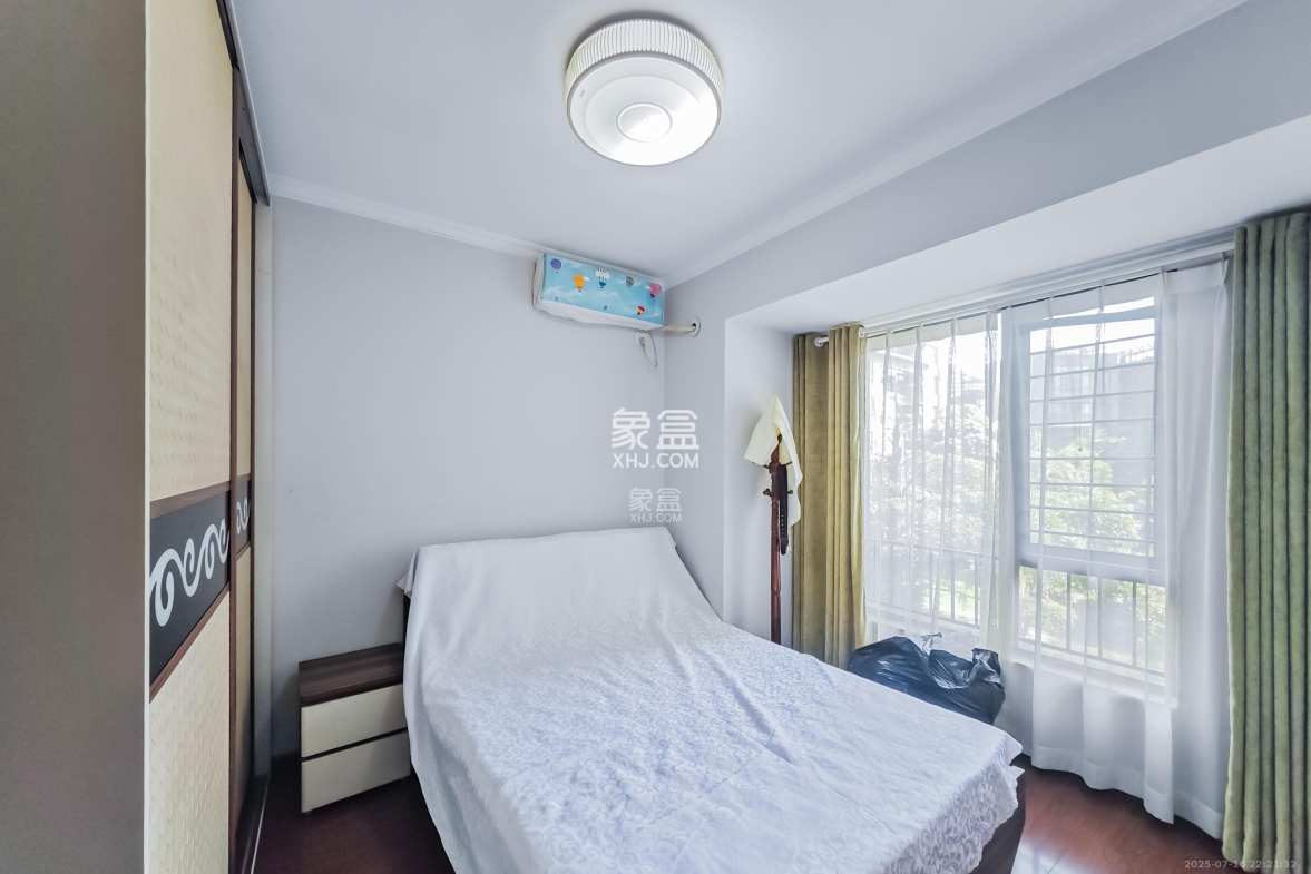 万科金域华府三四期 4室2厅2卫 112.0万 万科金域华府三四期 4室2厅2卫 112.0万卧室