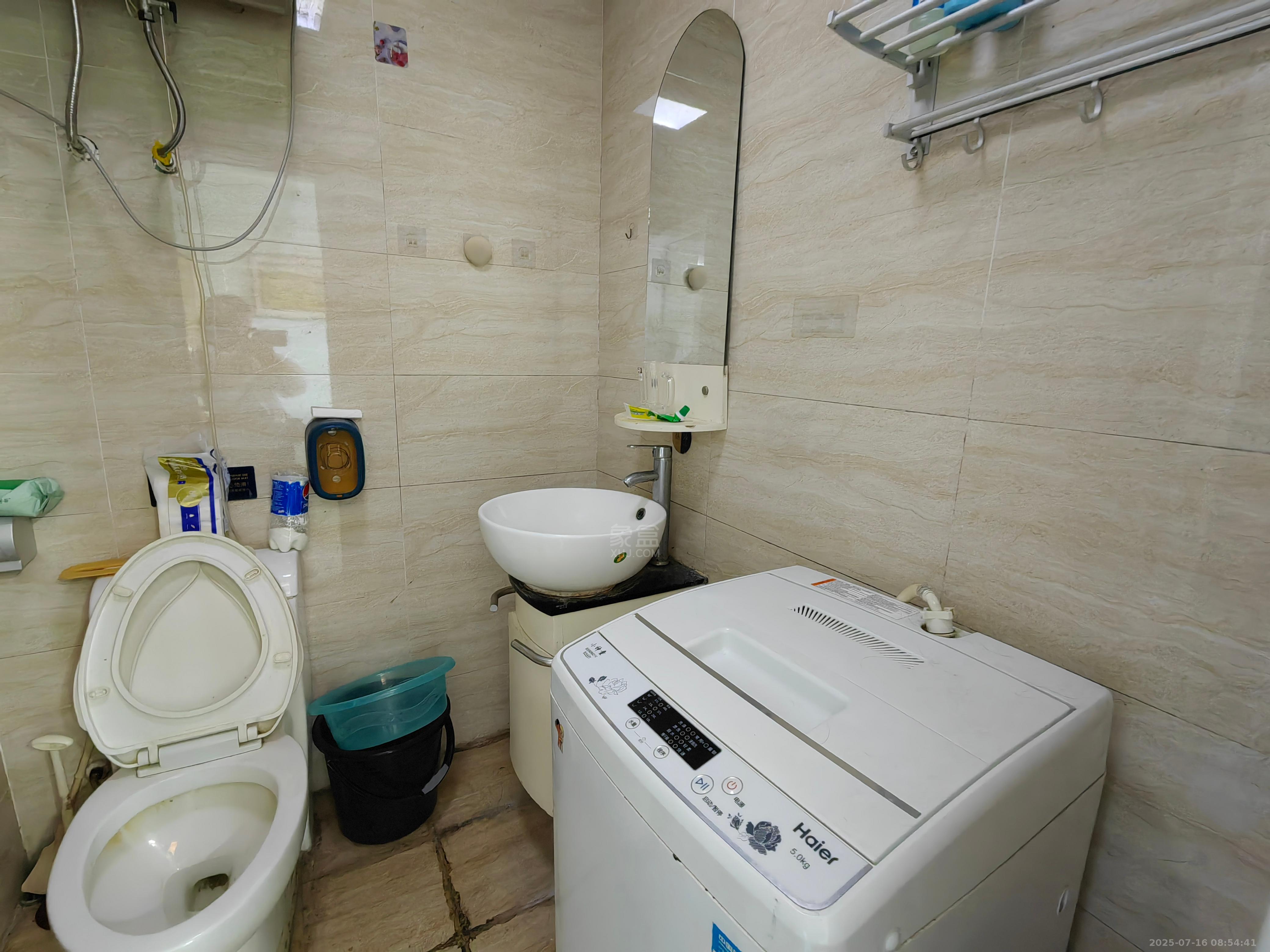 印象华都 1室1厅1卫 1000.0元/月 印象华都 1室1厅1卫 1000.0元/月室内图