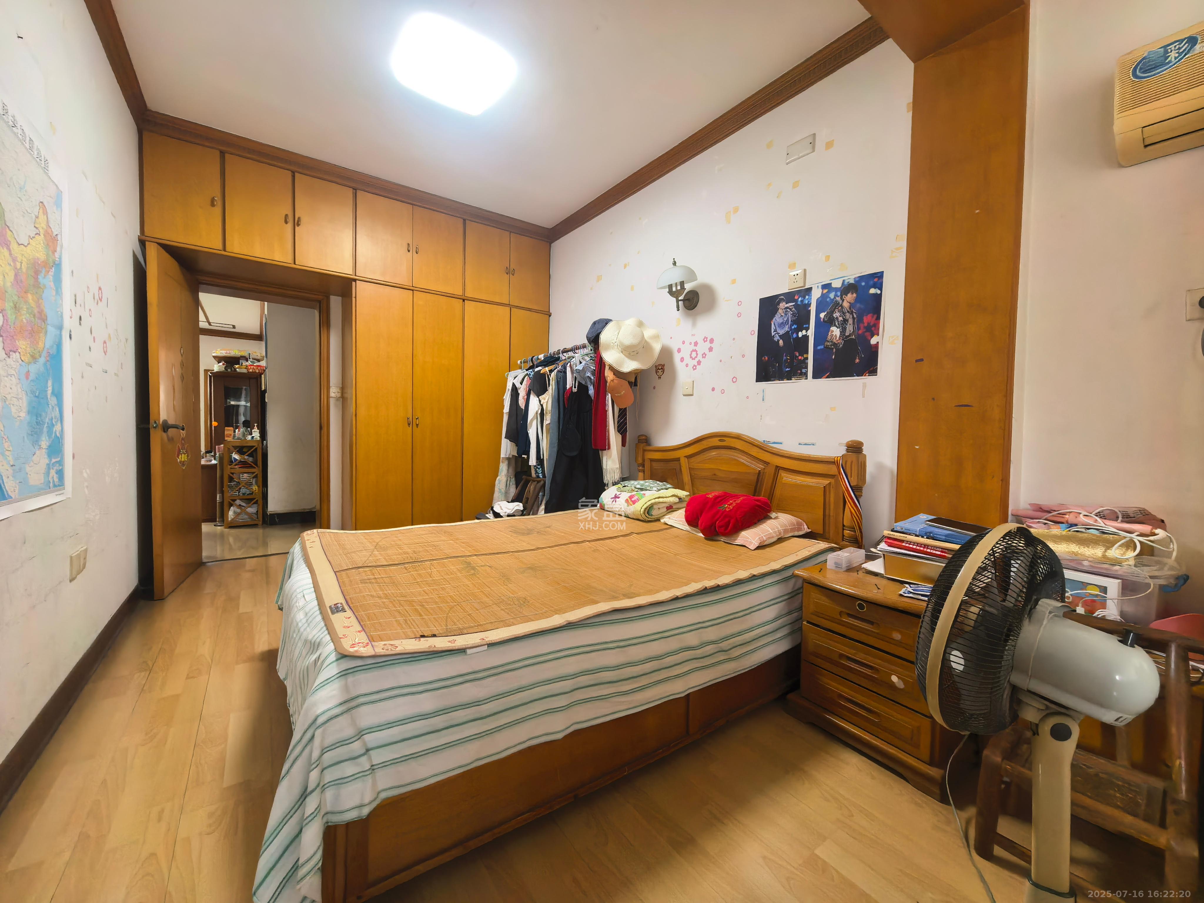 省水院宿舍  3室2厅1卫    2600.0元/月 省水院宿舍  3室2厅1卫    2600.0元/月室内图