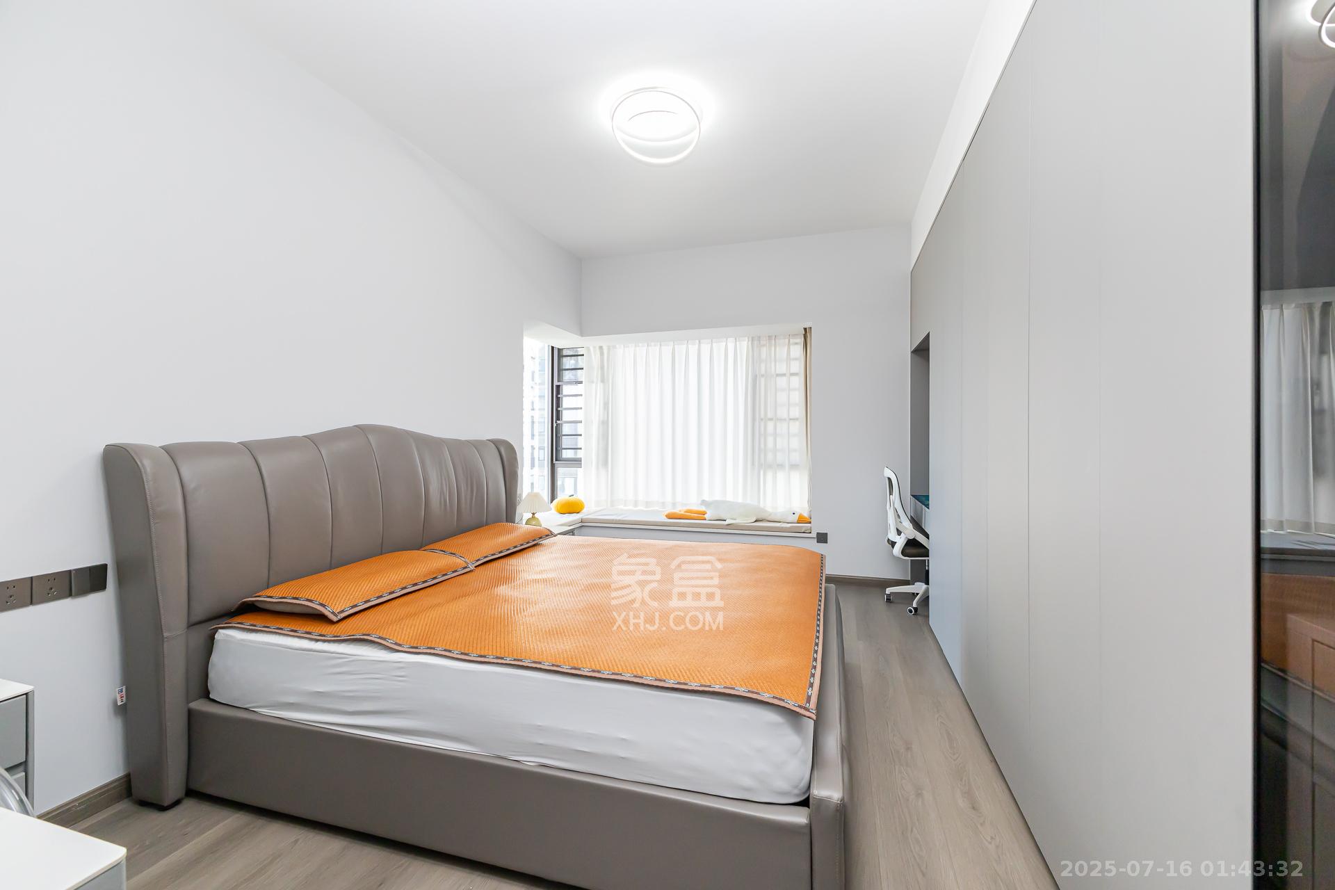 润和湘江天地E区  4室2厅3卫    225.0万 润和湘江天地E区  4室2厅3卫    225.0万卧室