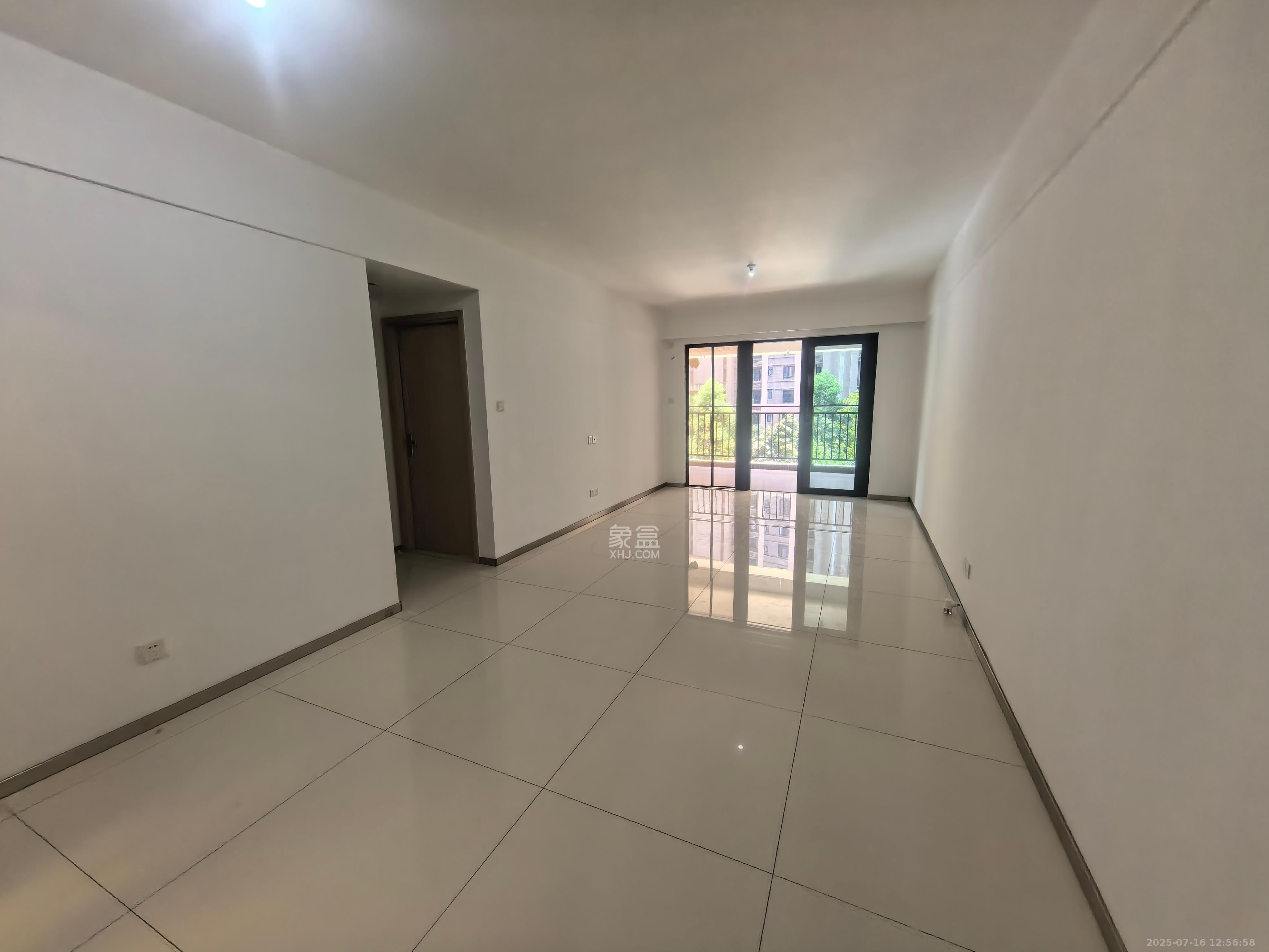 时代倾城三期  2室2厅1卫    1600.0元/月 时代倾城三期  2室2厅1卫    1600.0元/月