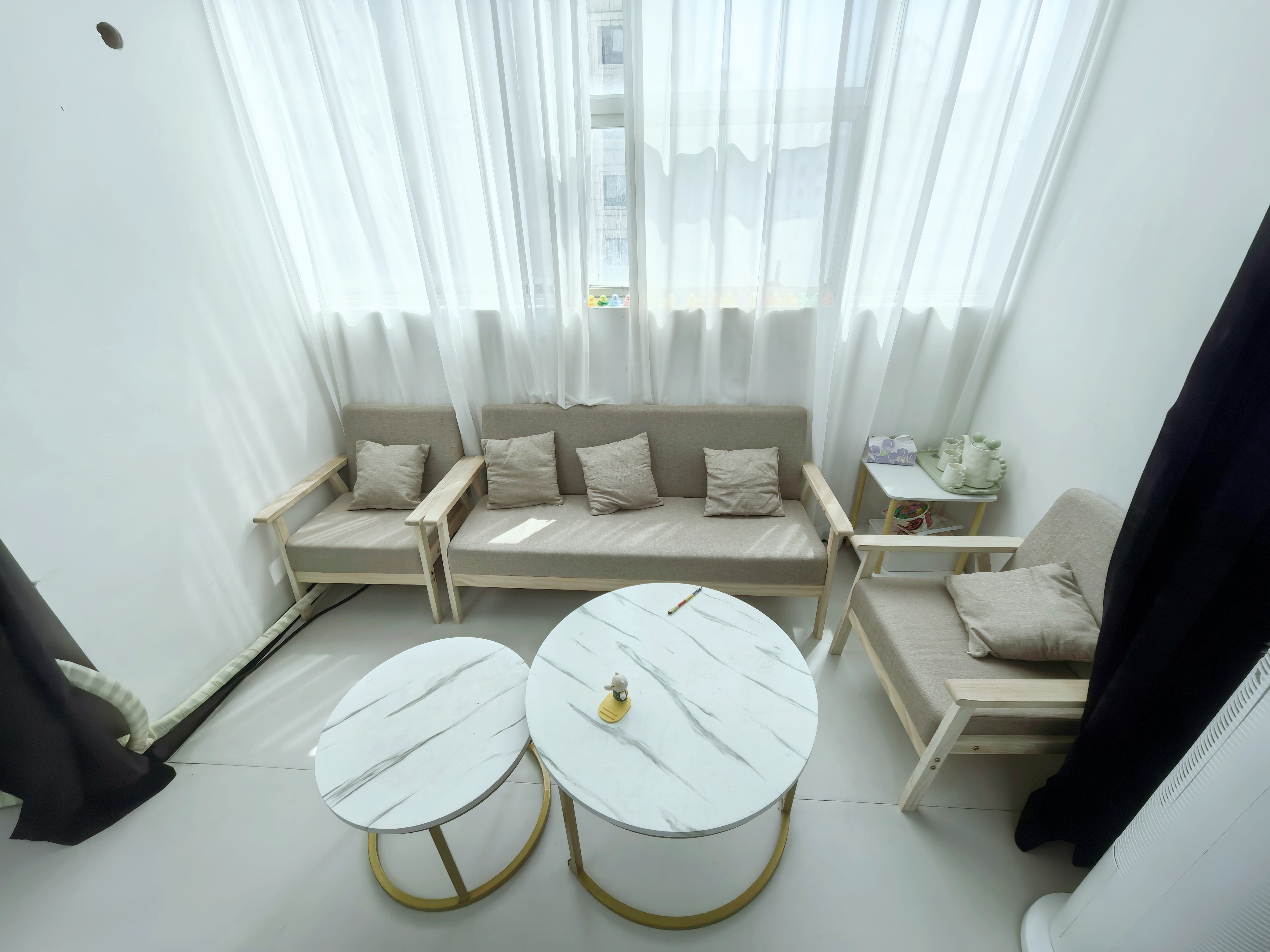 海涯大厦 3室2厅1卫 4000.0元/月 海涯大厦 3室2厅1卫 4000.0元/月室内图