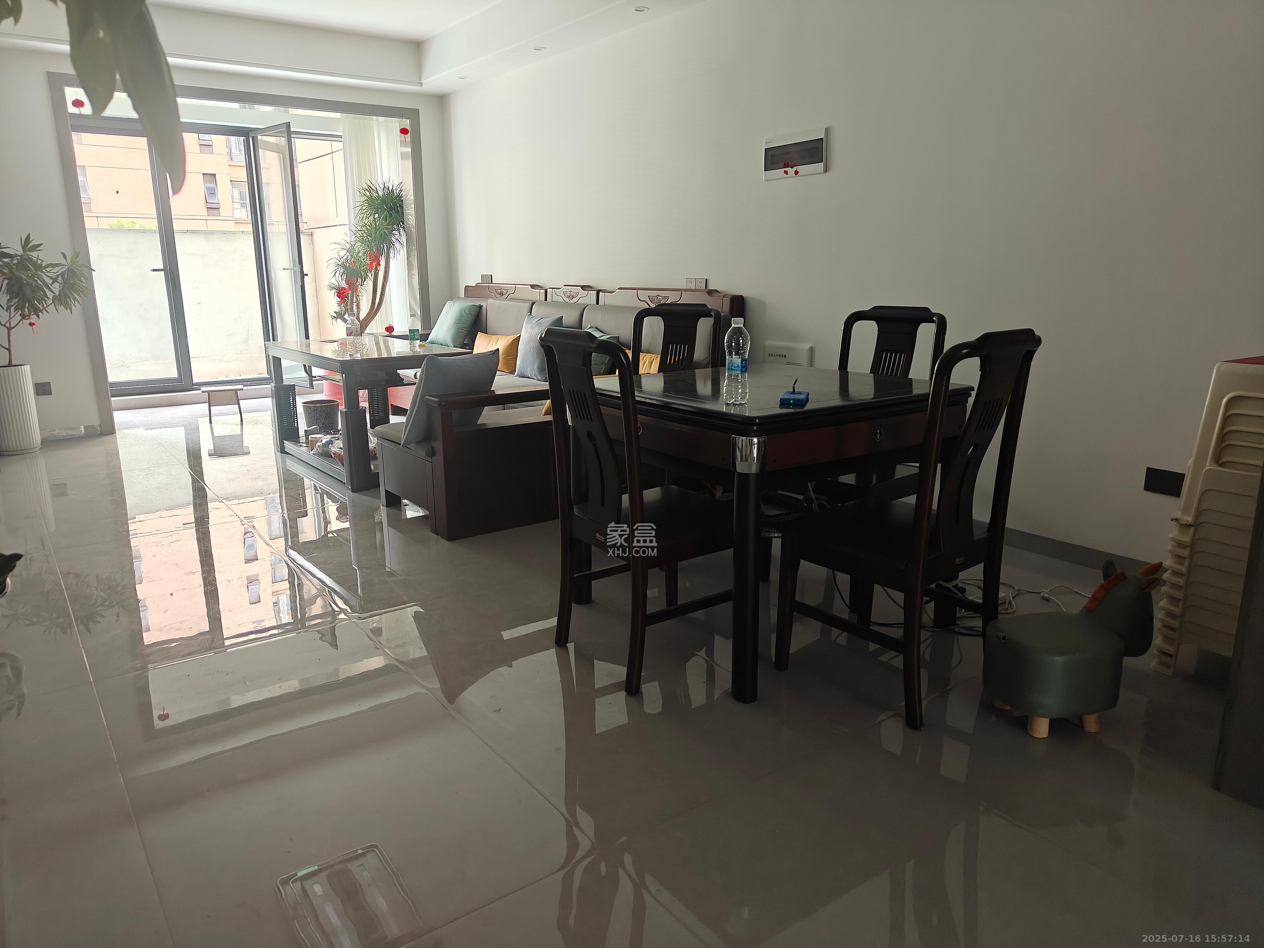 莲馨苑 3室2厅2卫 3400.0元/月 莲馨苑 3室2厅2卫 3400.0元/月室内图