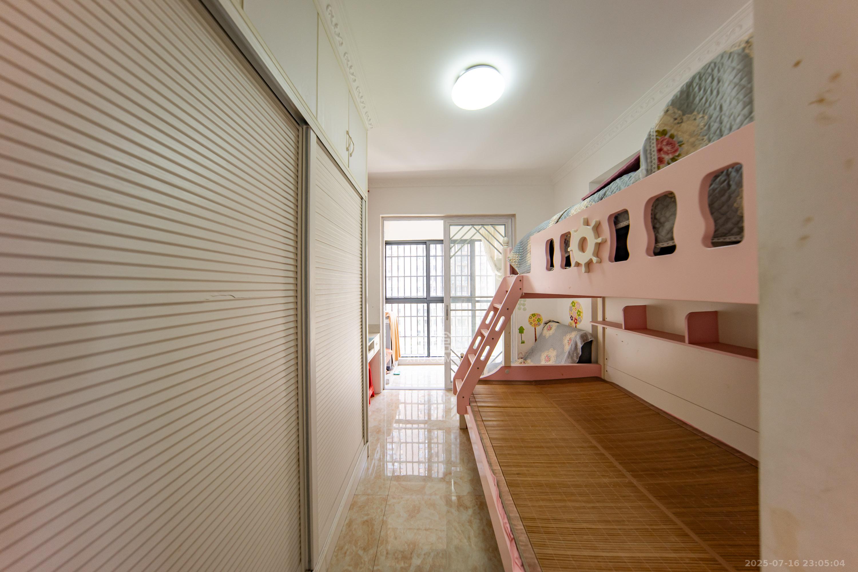 邦盛水岸御园 3室2厅2卫 75.0万 邦盛水岸御园 3室2厅2卫 75.0万卧室