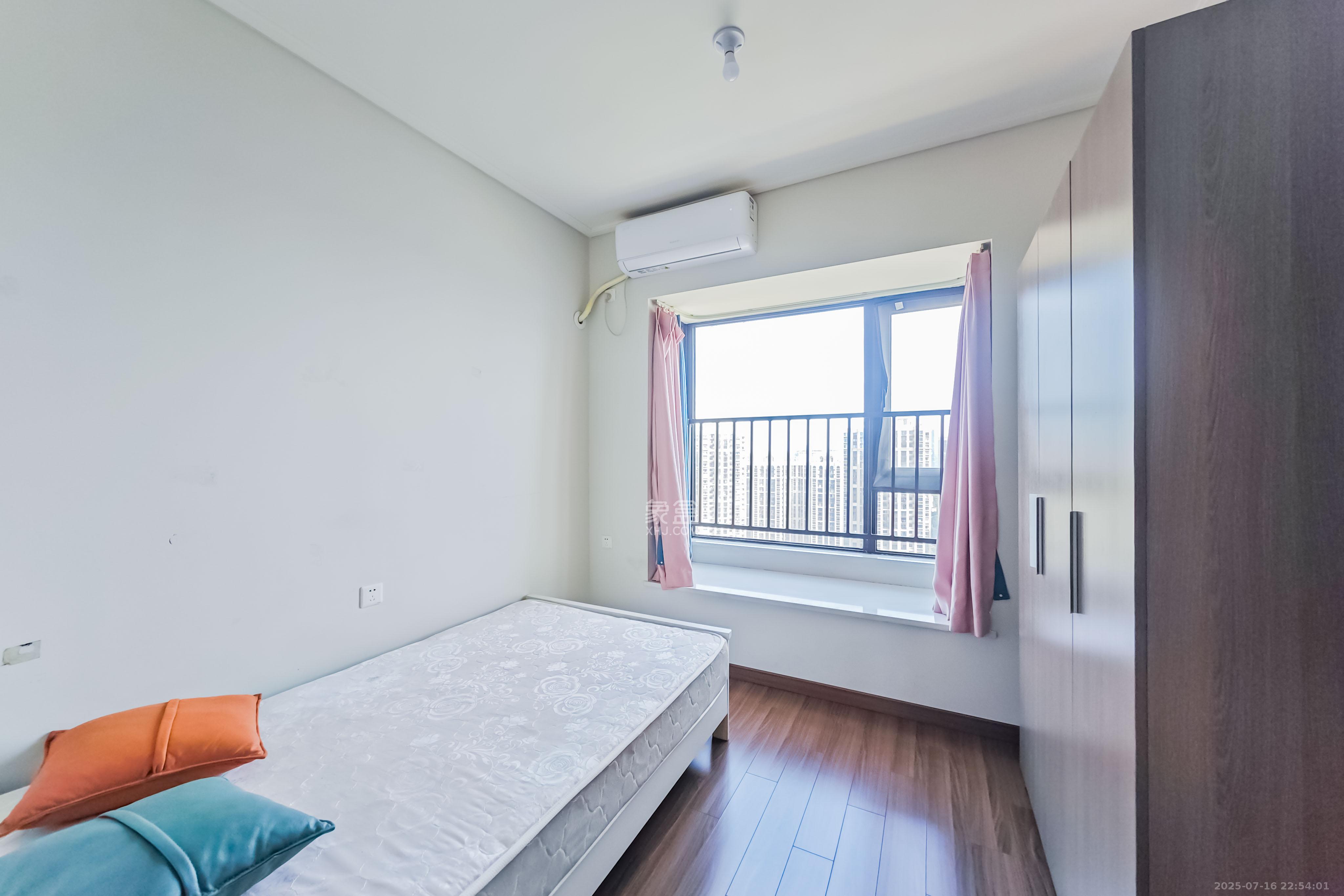 保利茉莉公馆 4室2厅2卫 158.0万 保利茉莉公馆 4室2厅2卫 158.0万卧室