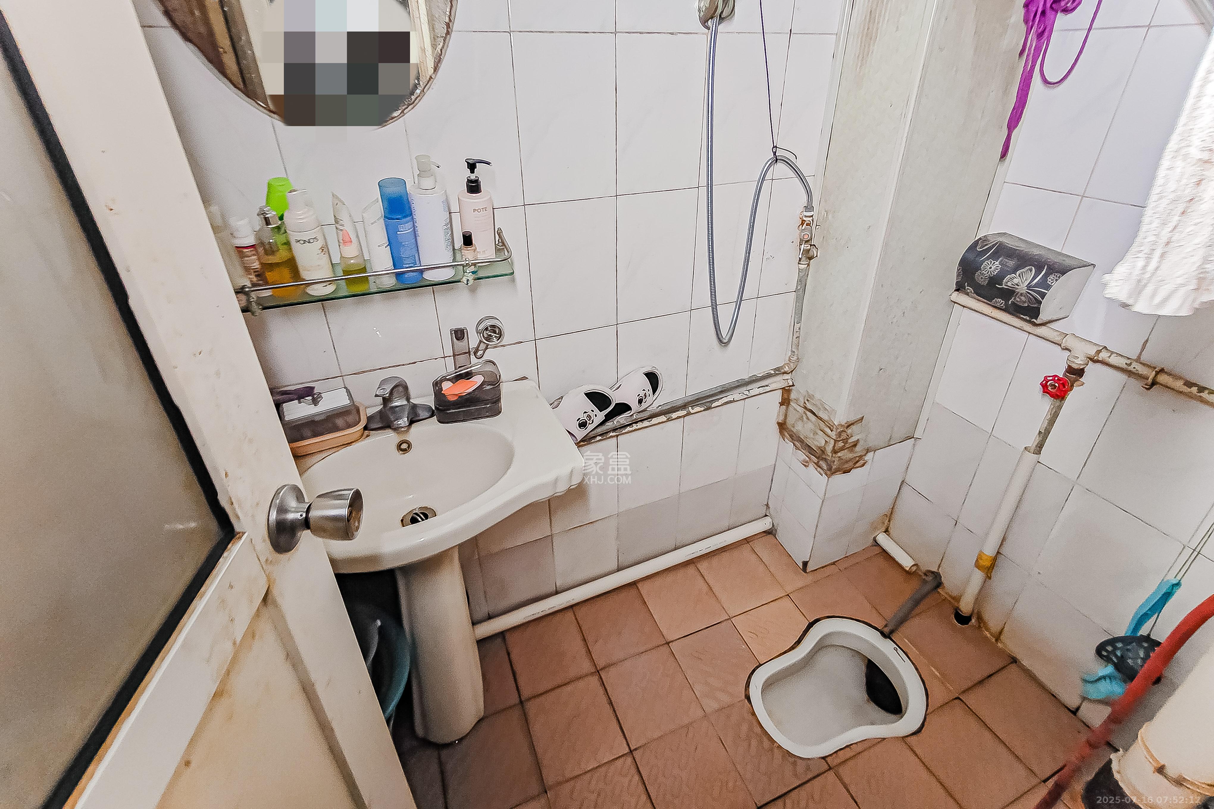 曾家湾13号生活区（友谊集团公司宿舍）  2室2厅1卫    33.5万卫生间