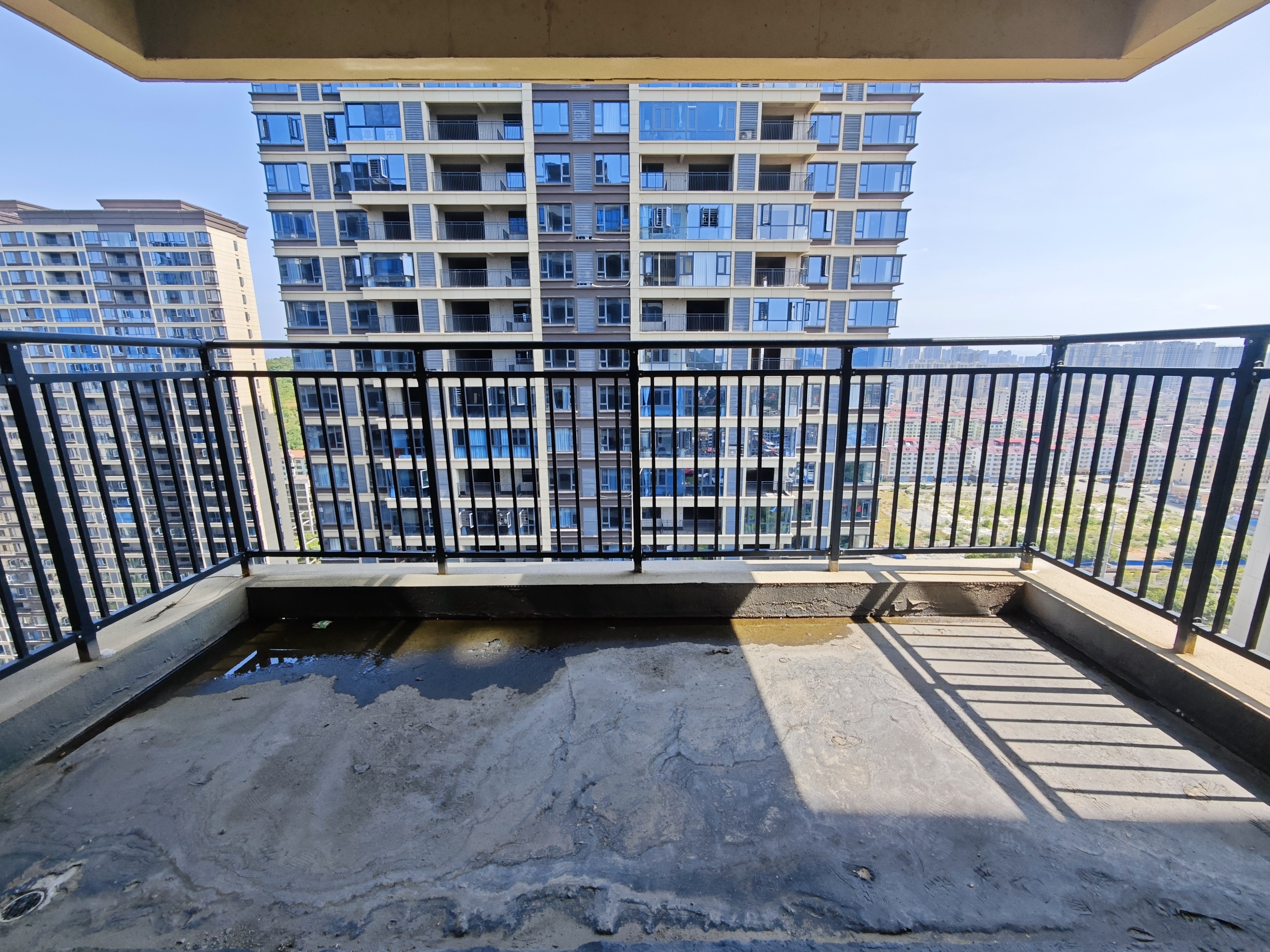 凯越湘中府 4室2厅2卫 65.8万 凯越湘中府 4室2厅2卫 65.8万阳台