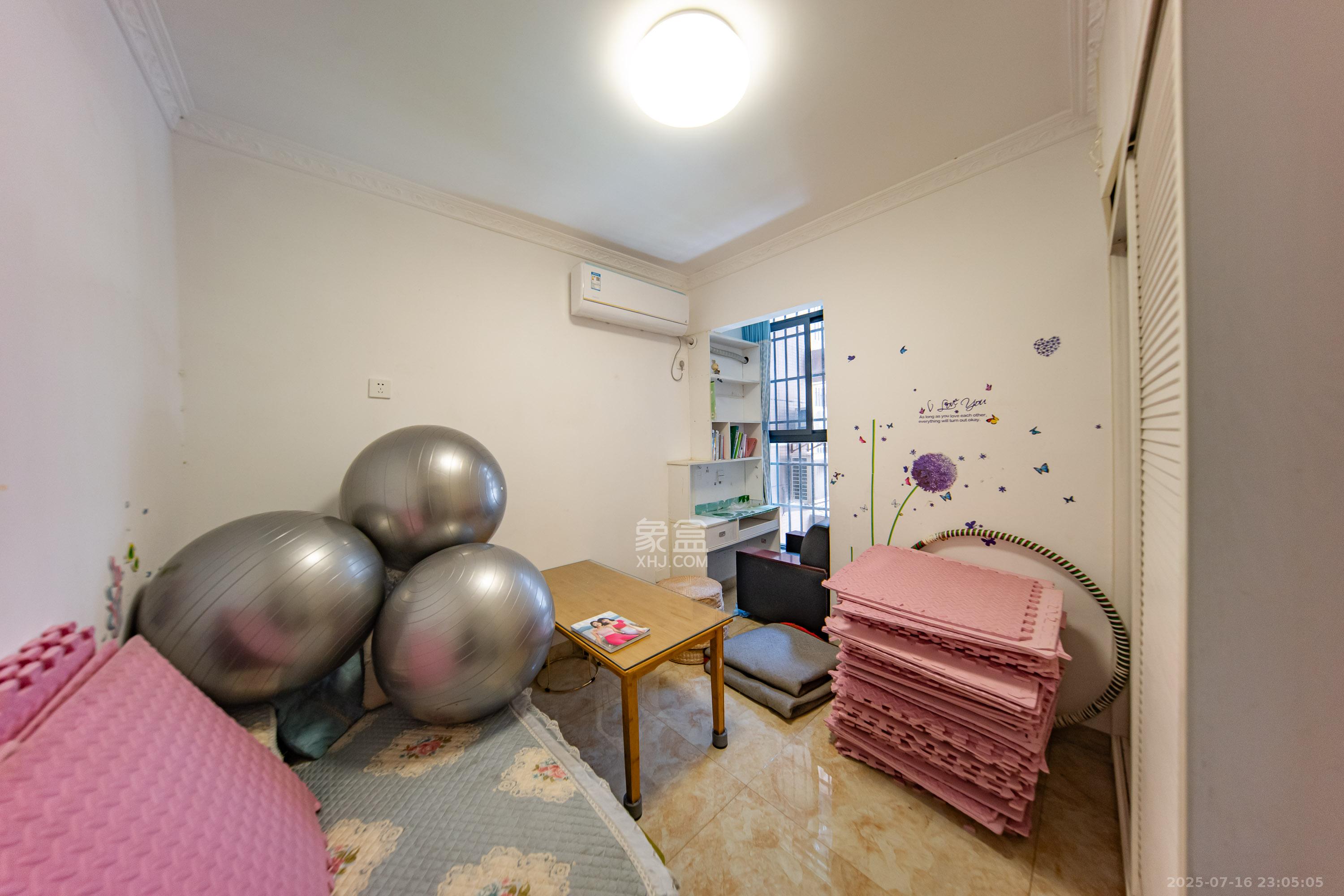 邦盛水岸御园 3室2厅2卫 75.0万 邦盛水岸御园 3室2厅2卫 75.0万卧室