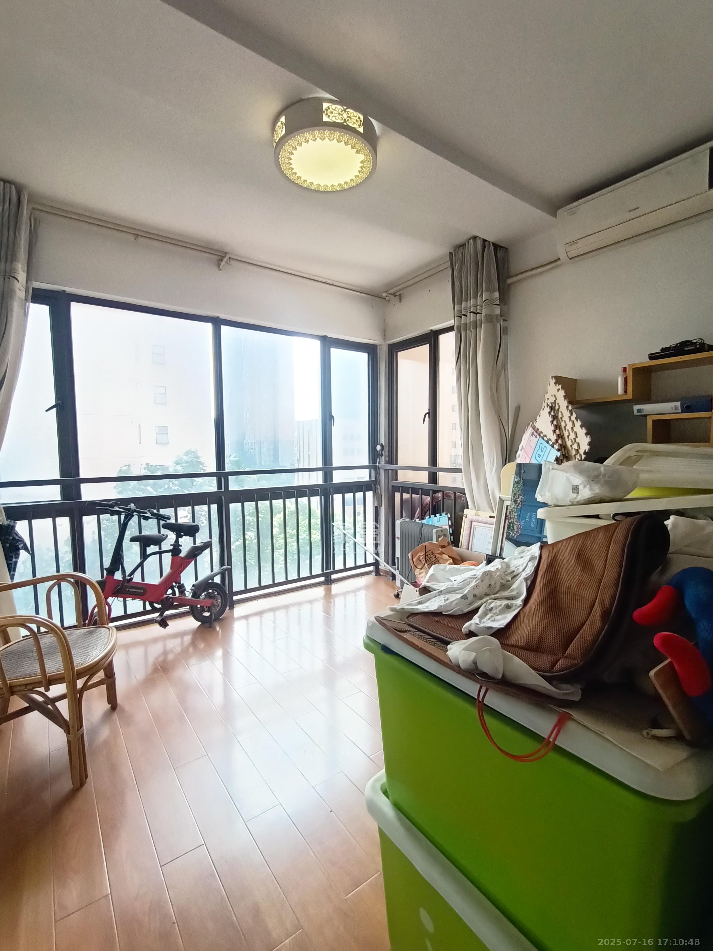 旭辉华庭  4室2厅2卫   2200.00元/月室内图