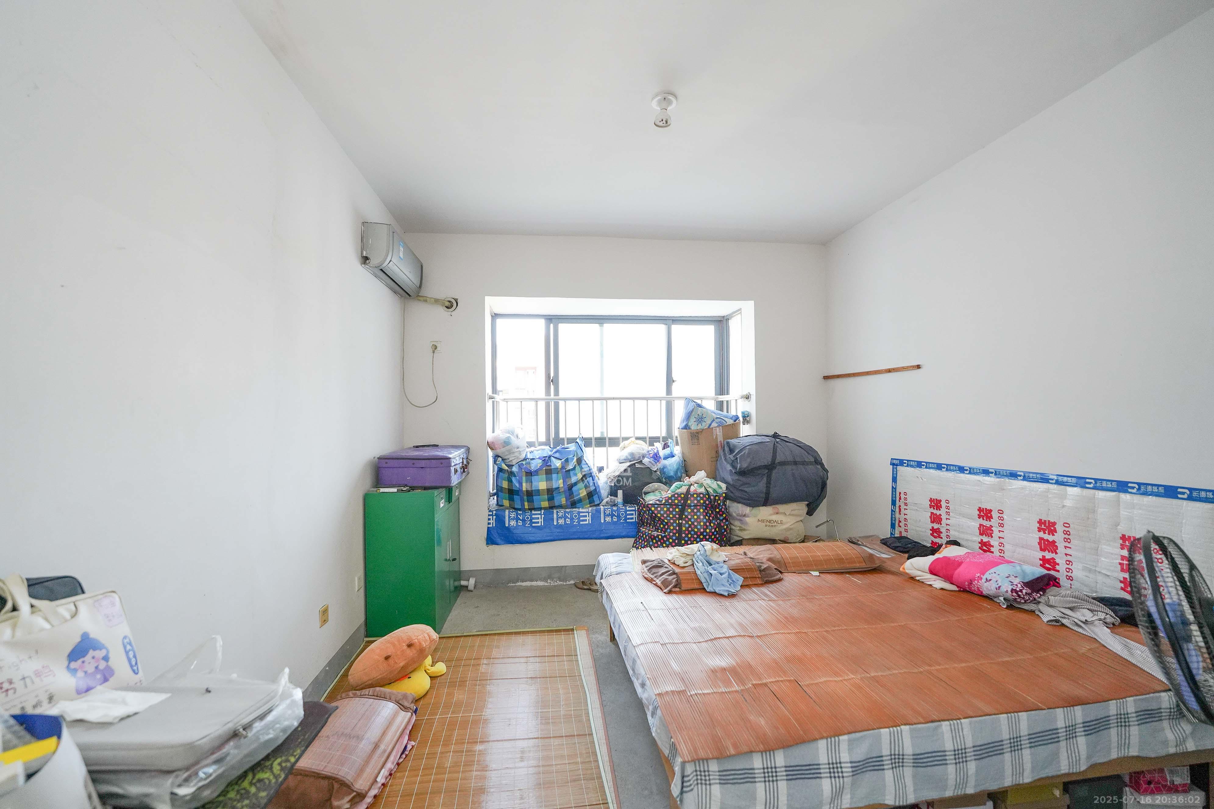 五矿格澜郡  3室2厅2卫    85.0万 五矿格澜郡  3室2厅2卫    85.0万卧室