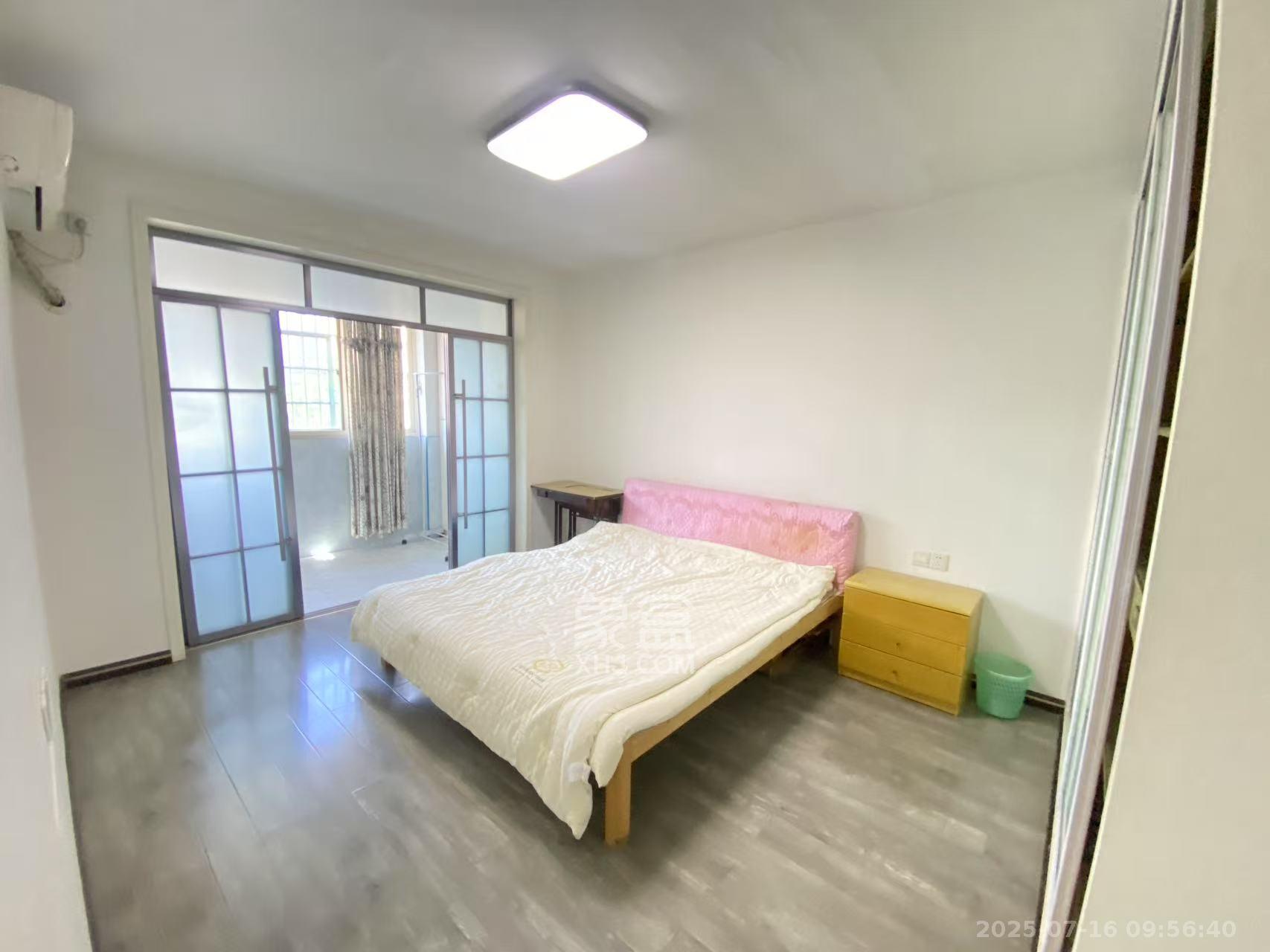 杏花园小区  3室2厅1卫   2000.00元/月室内图