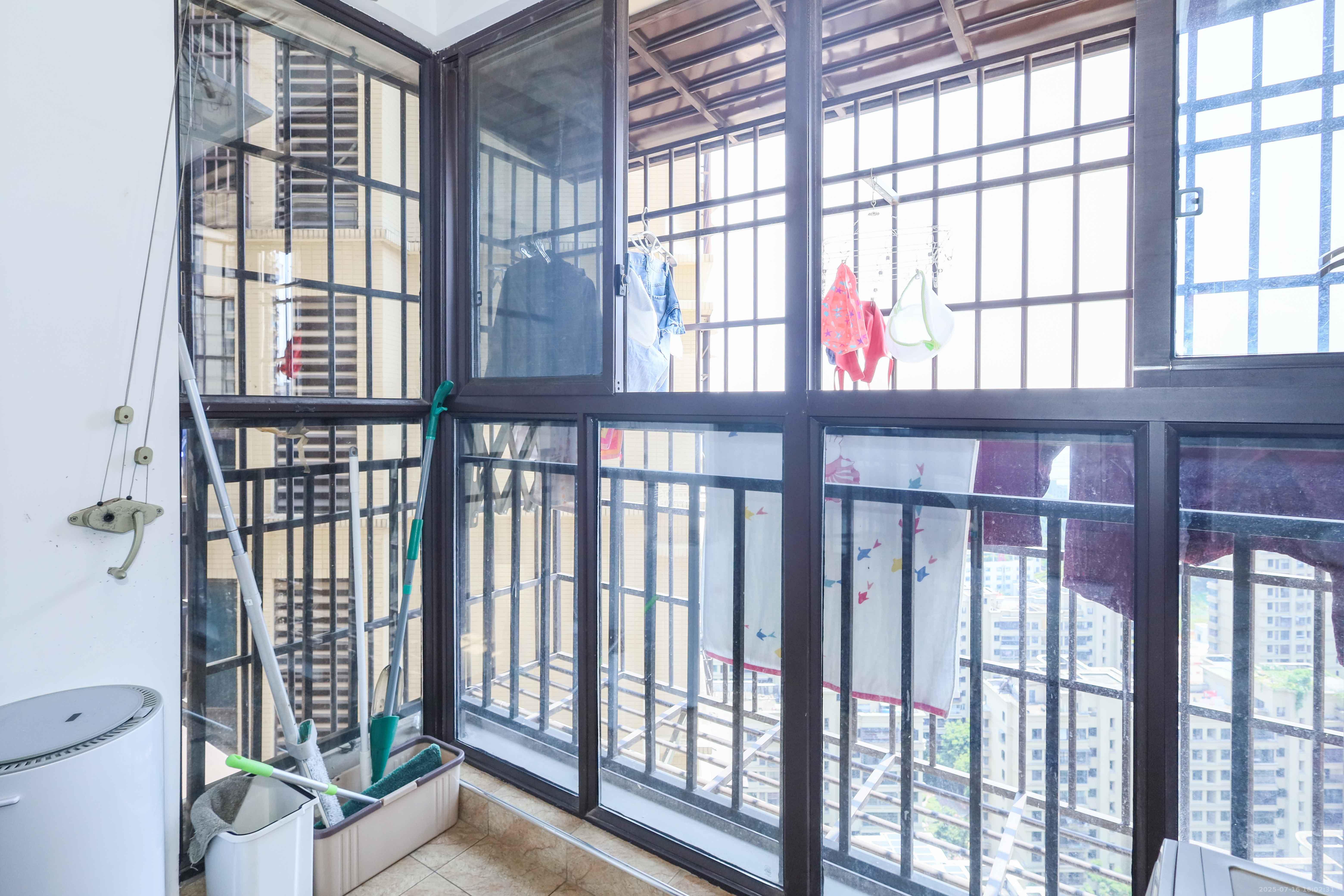 保利麓谷林语F区 3室2厅1卫 105.0万 保利麓谷林语F区 3室2厅1卫 105.0万厨房