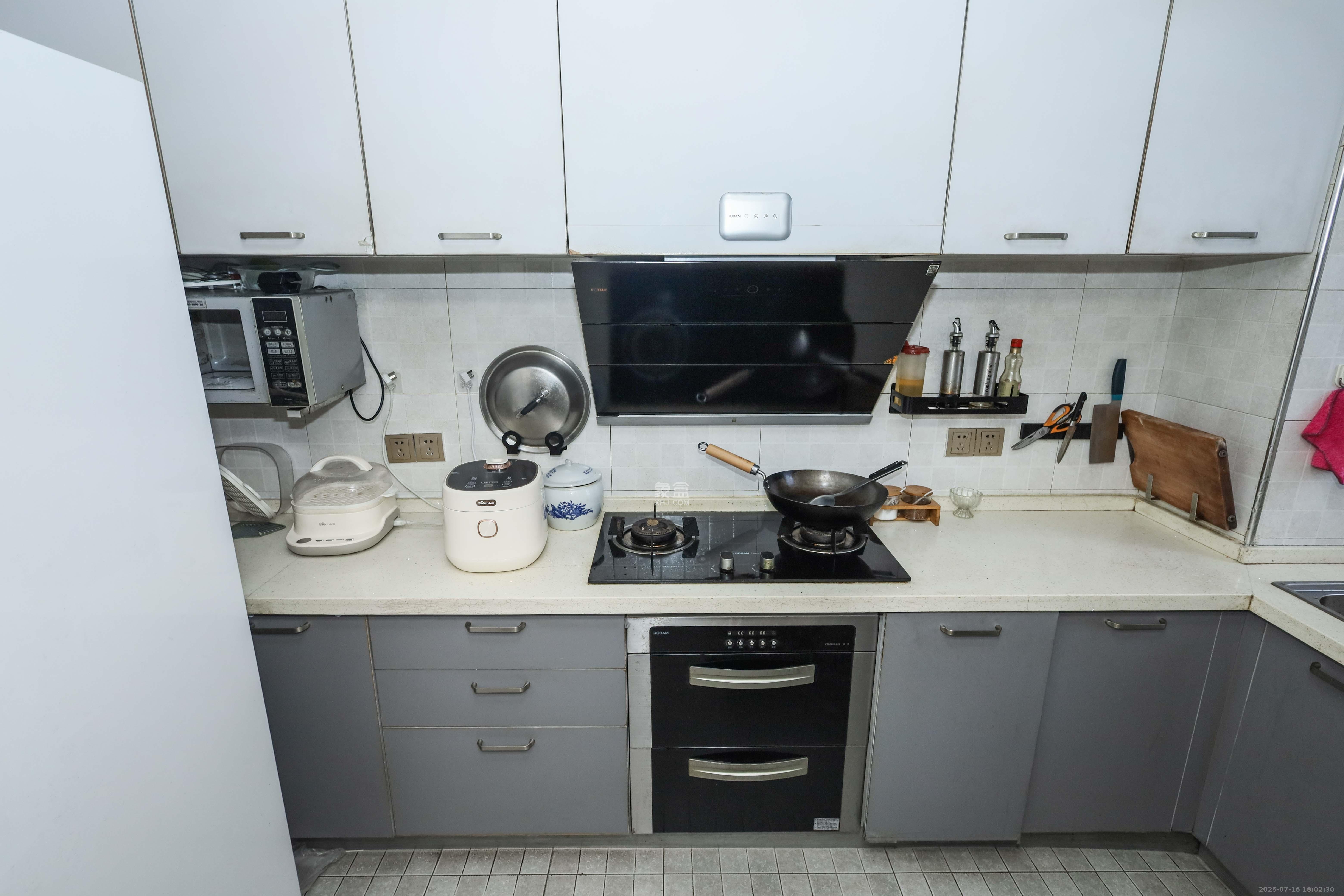 保利麓谷林语F区 3室2厅1卫 105.0万 保利麓谷林语F区 3室2厅1卫 105.0万厨房