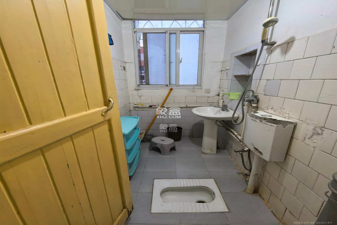 东风二村社区房 2室1厅1卫 1500.0元/月 东风二村社区房 2室1厅1卫 1500.0元/月室内图