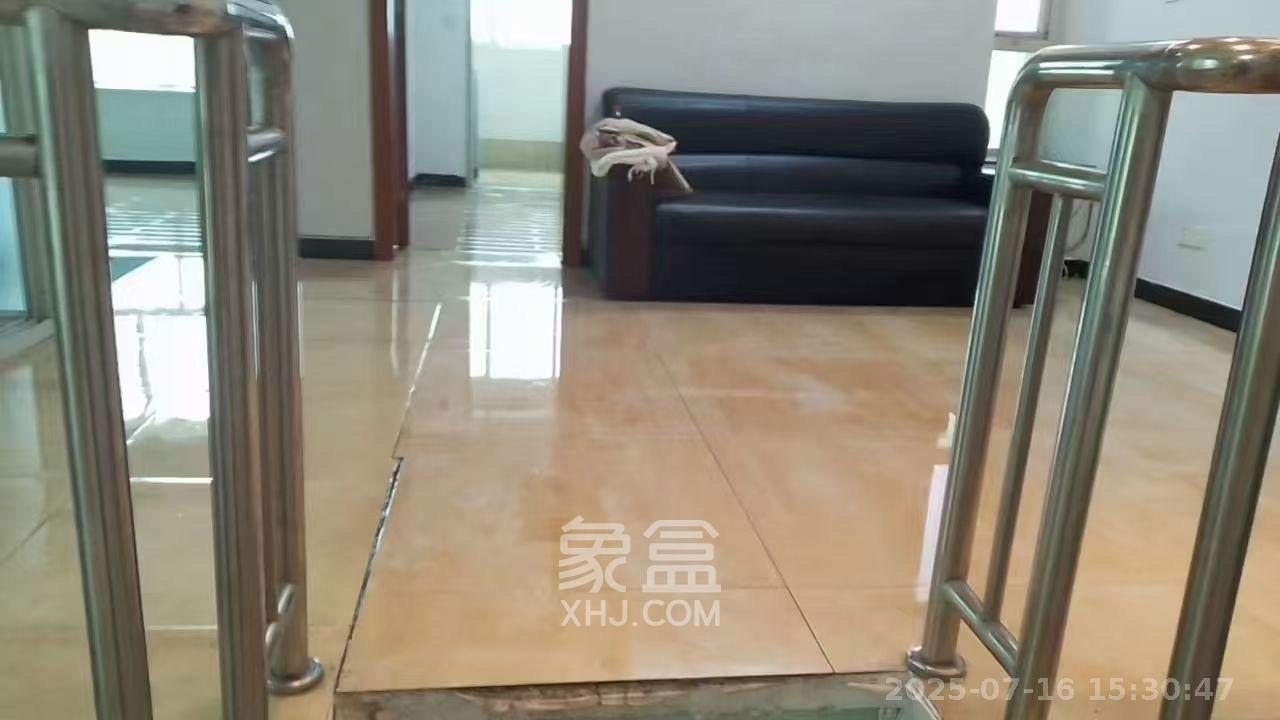 兴威名城  3室2厅1卫   2300.00元/月室内图